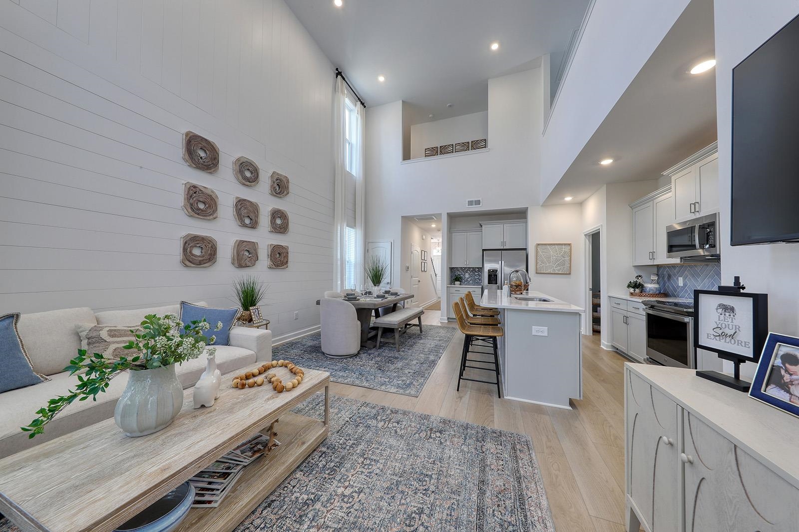 476 Ireland Way Property Photo 15