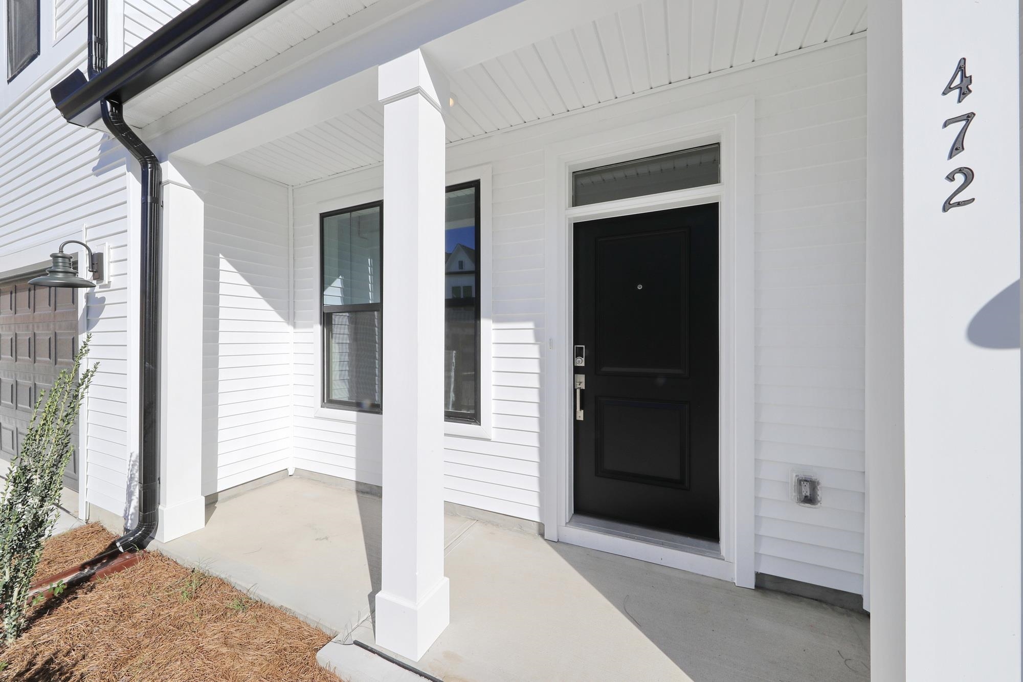 472 Ireland Way Property Photo 2