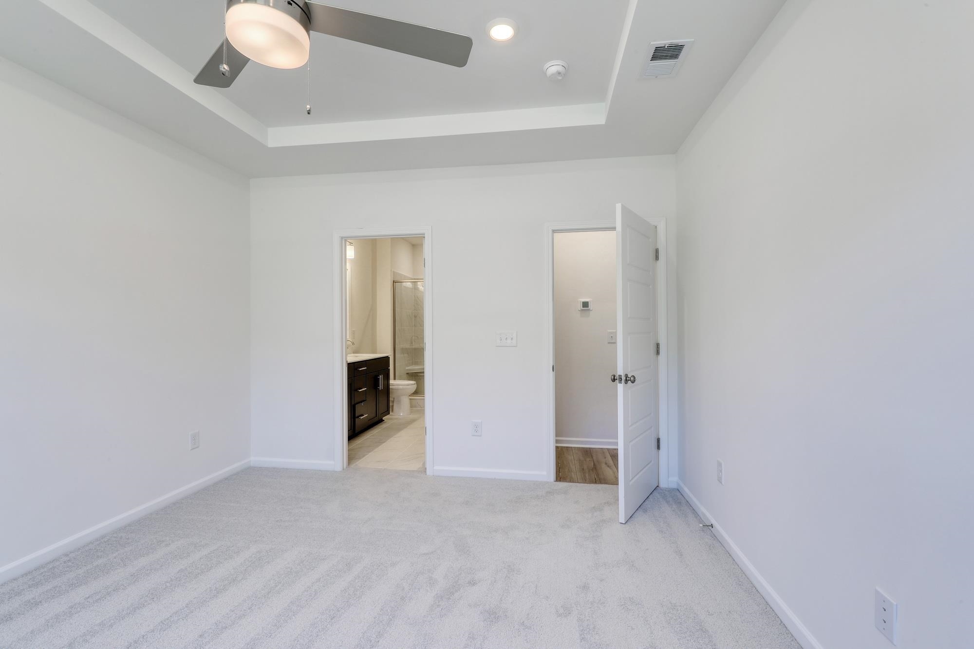 472 Ireland Way Property Photo 11