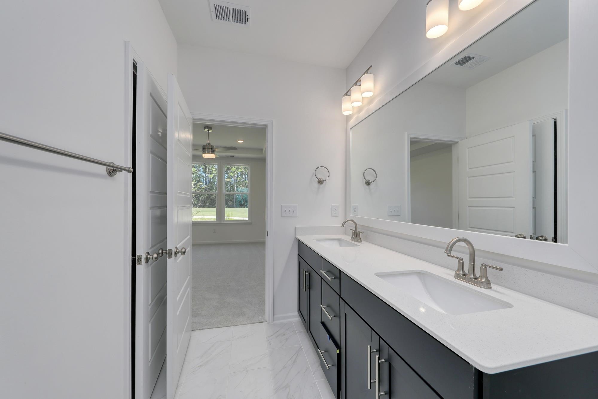 472 Ireland Way Property Photo 14