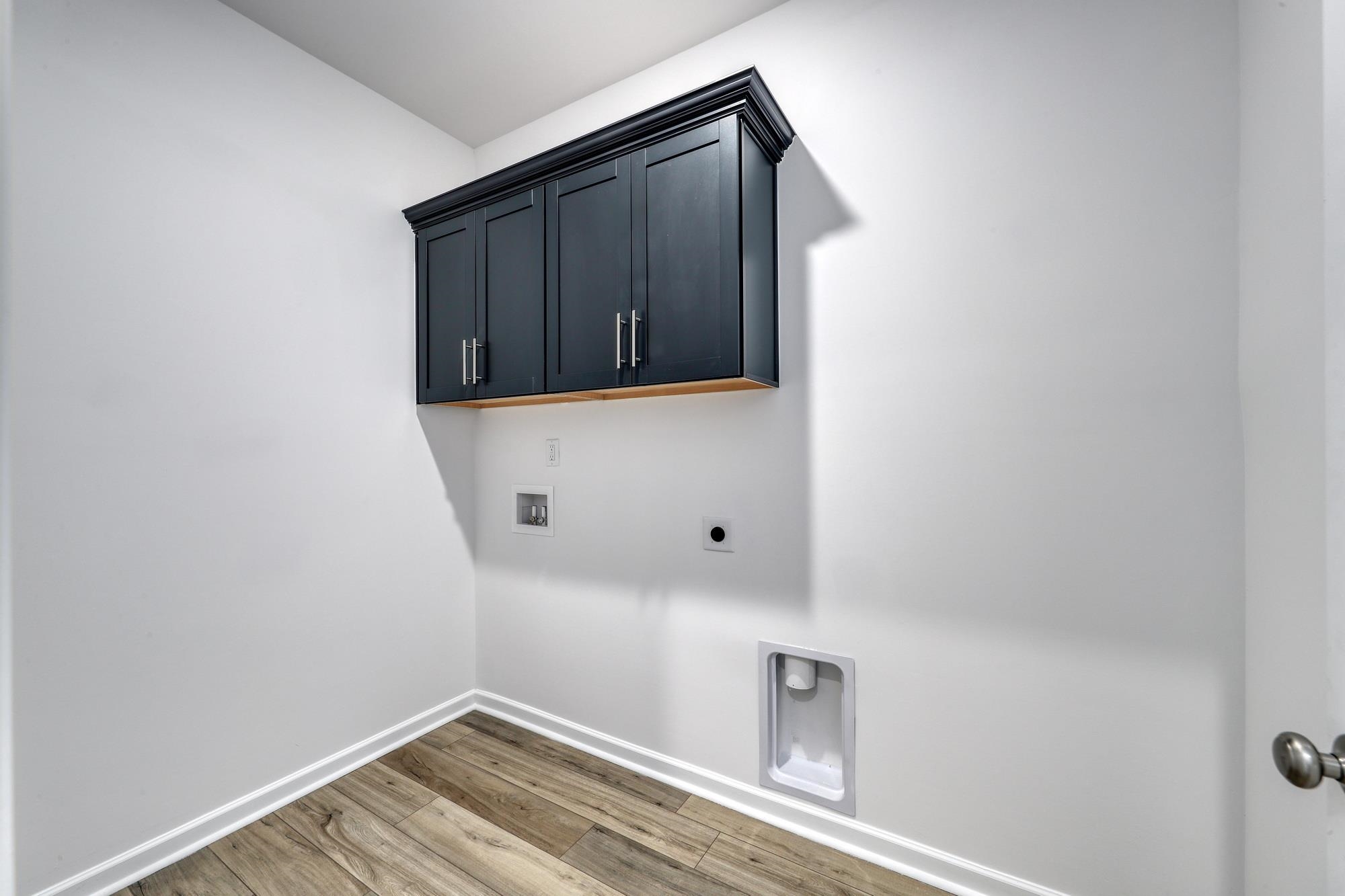 472 Ireland Way Property Photo 18