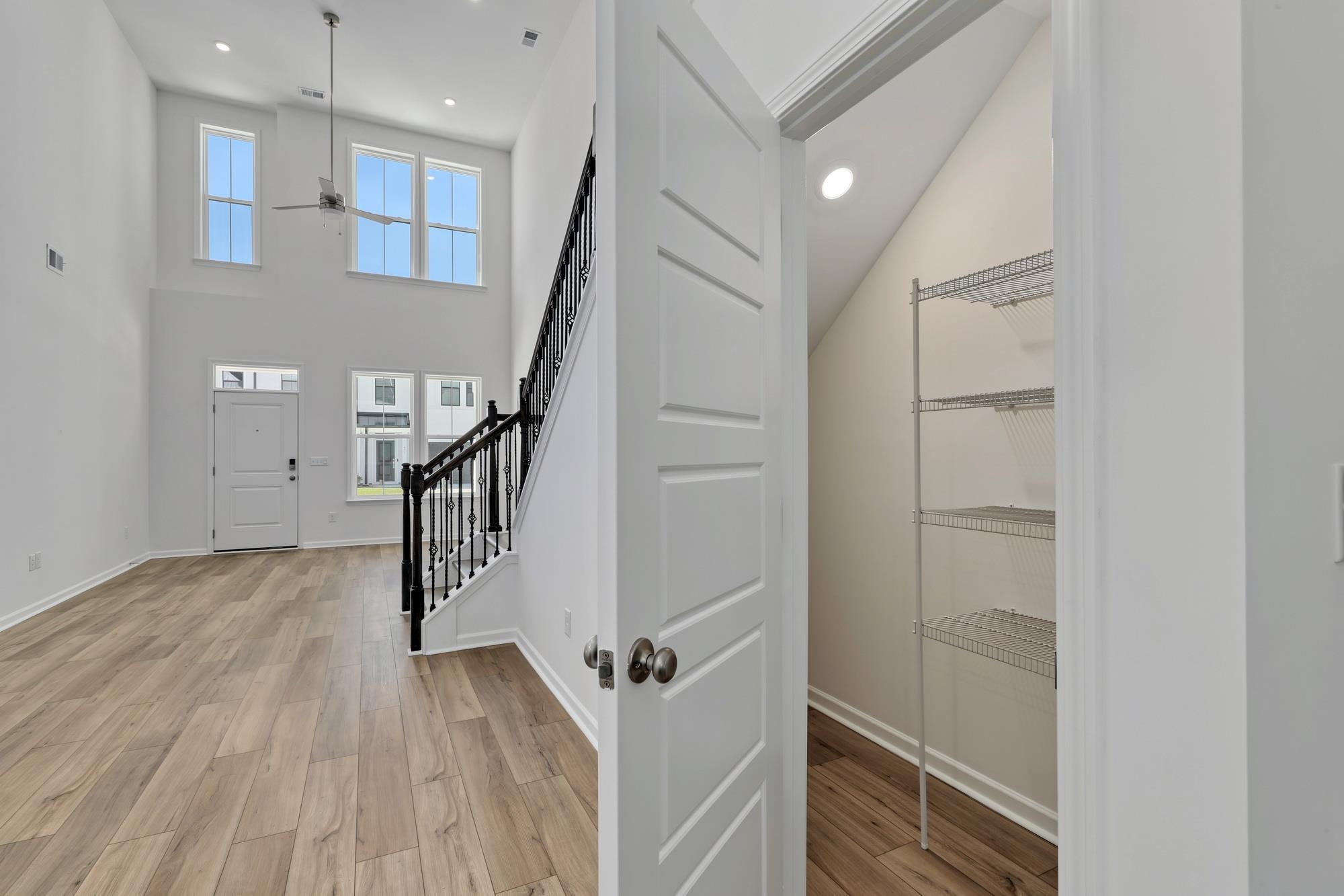 472 Ireland Way Property Photo 19