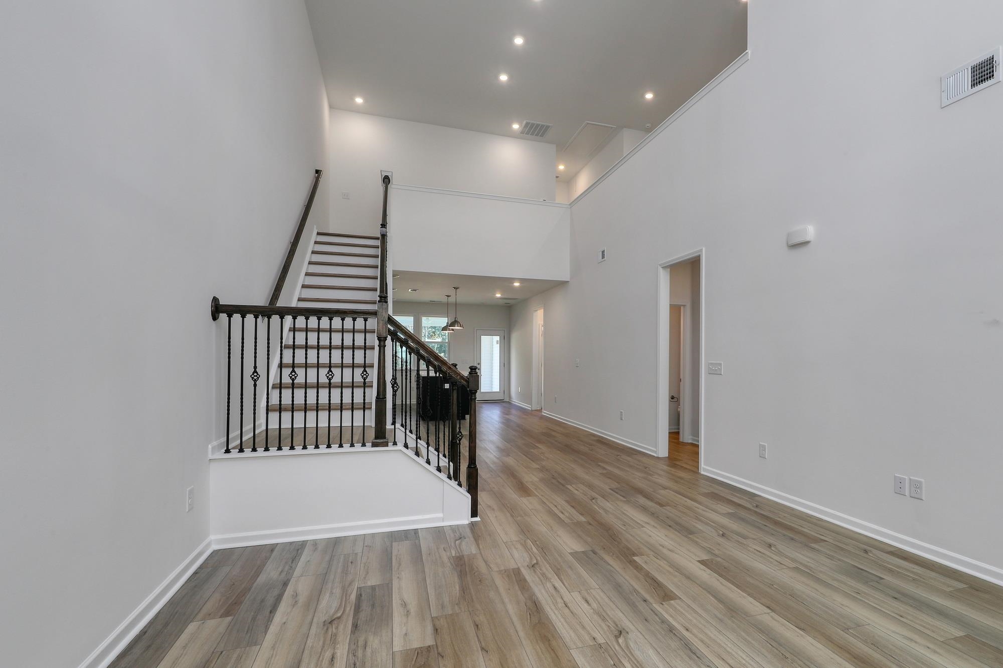 472 Ireland Way Property Photo 20