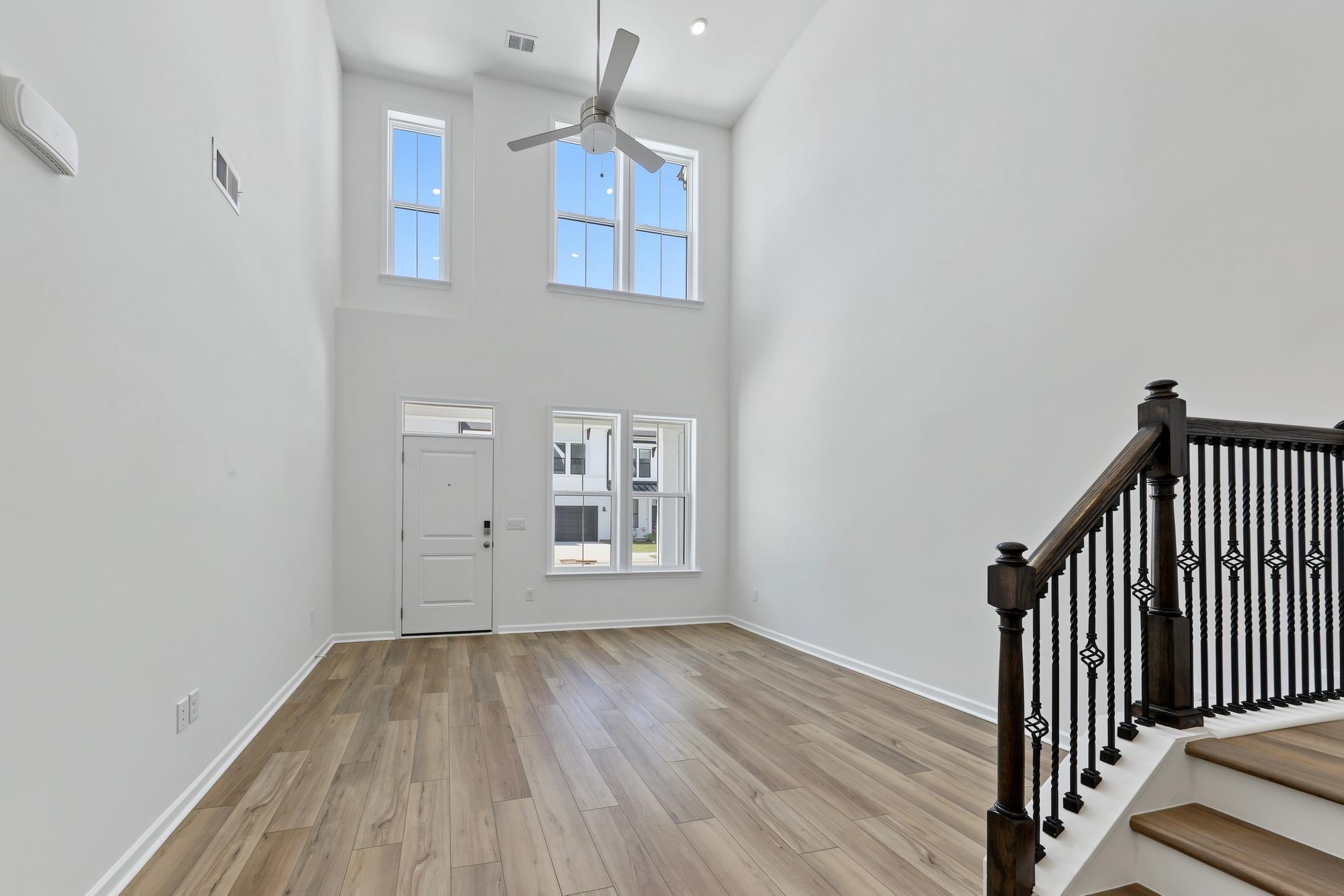 472 Ireland Way Property Photo 21