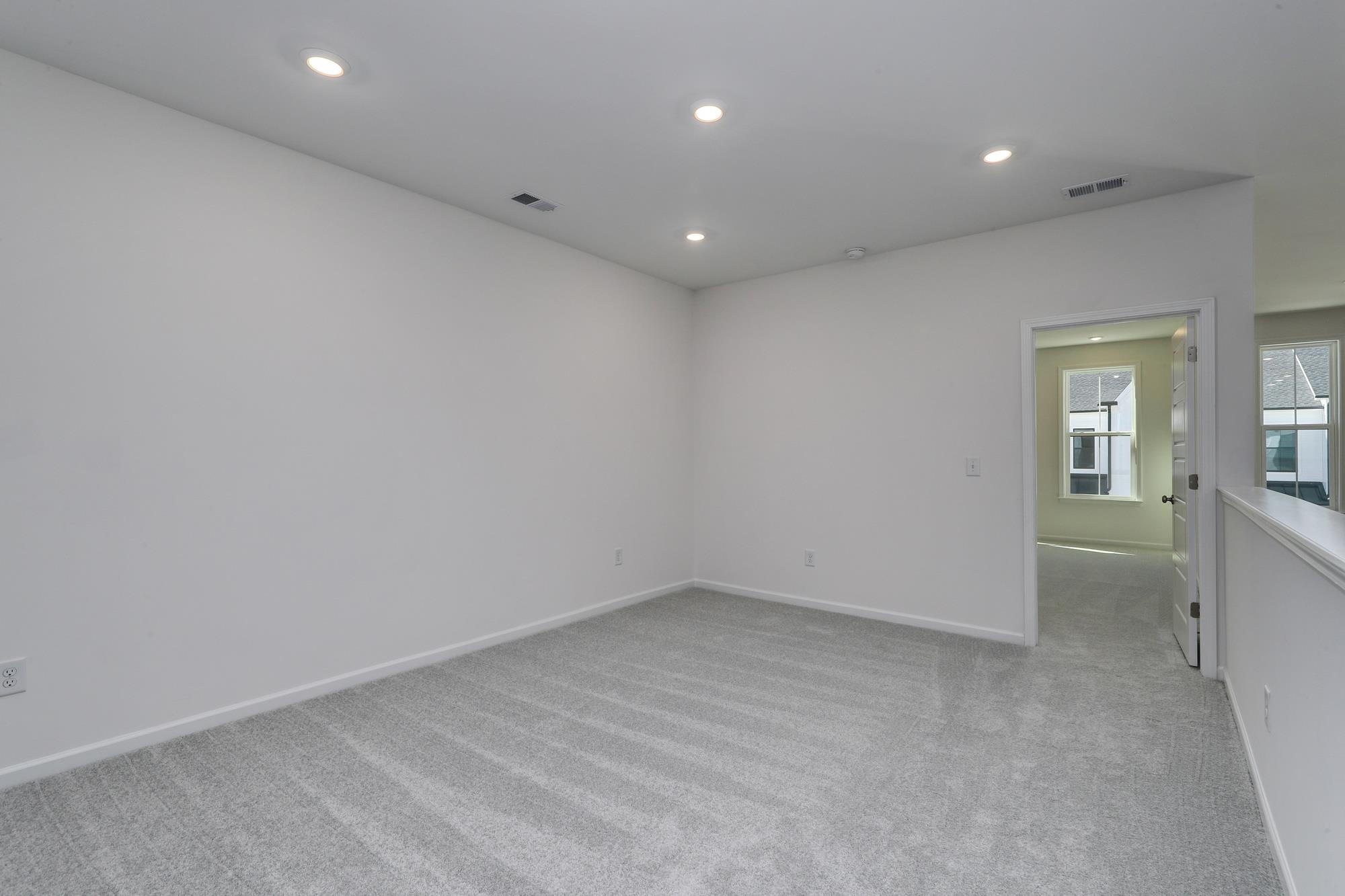 472 Ireland Way Property Photo 23