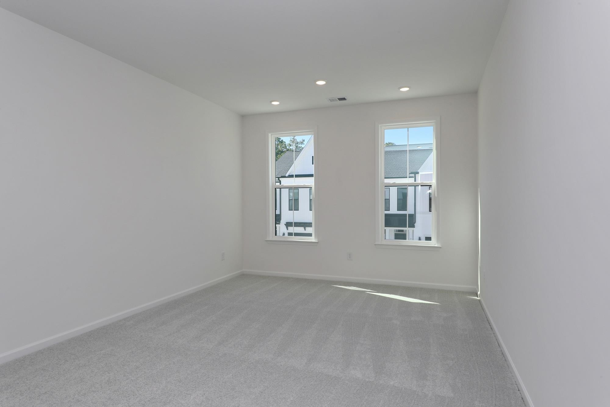 472 Ireland Way Property Photo 25