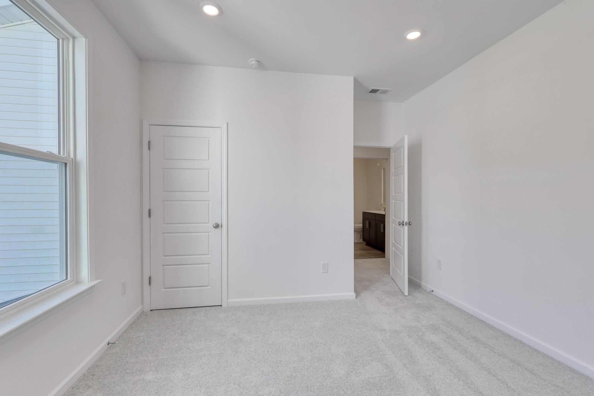472 Ireland Way Property Photo 30