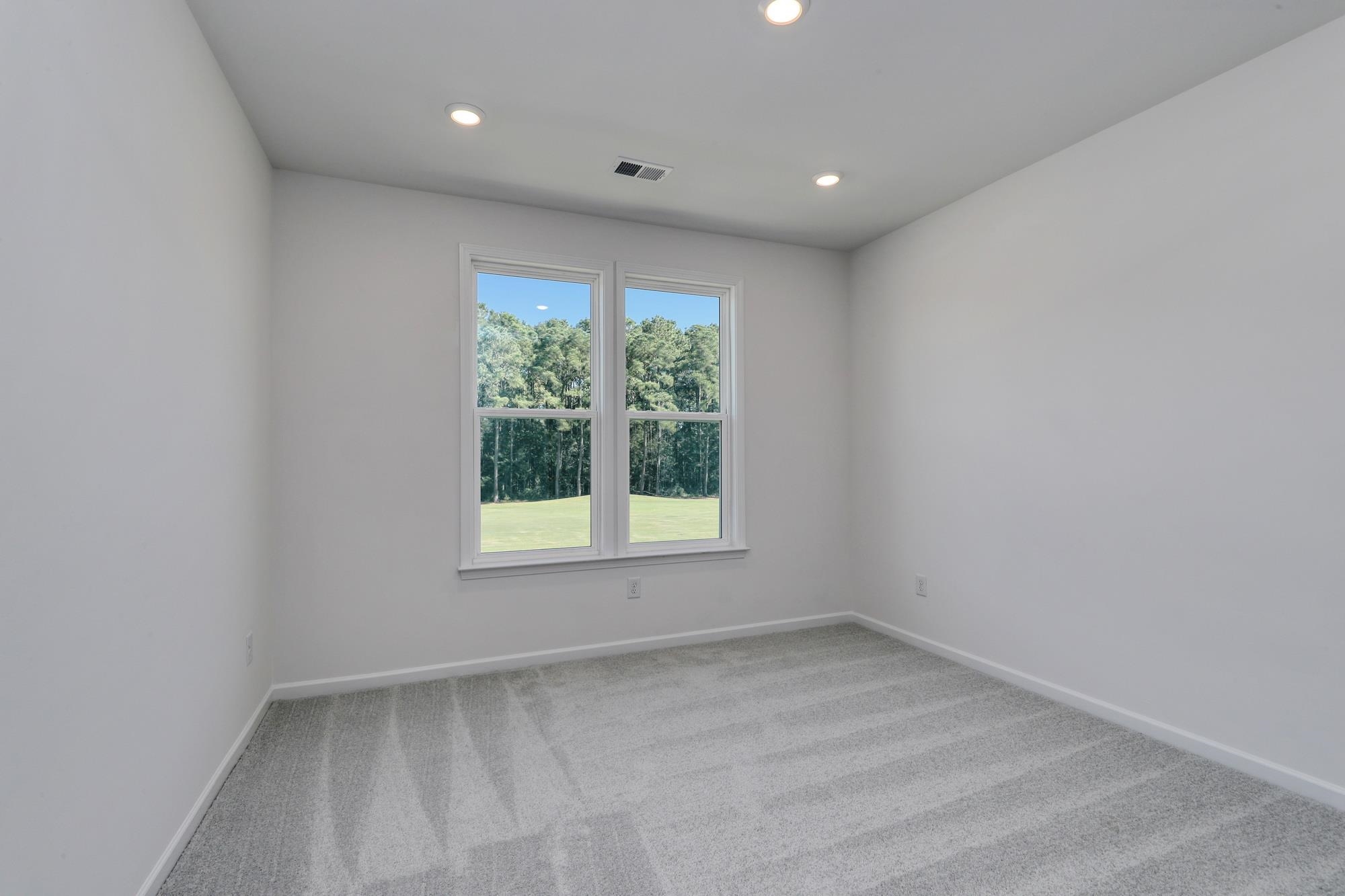 472 Ireland Way Property Photo 31