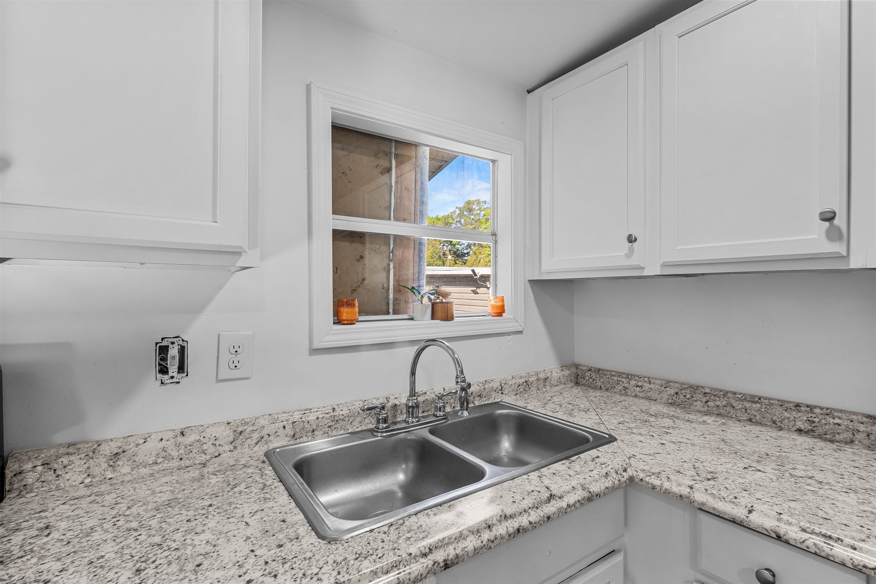 100 Romell Rd. Property Photo 5