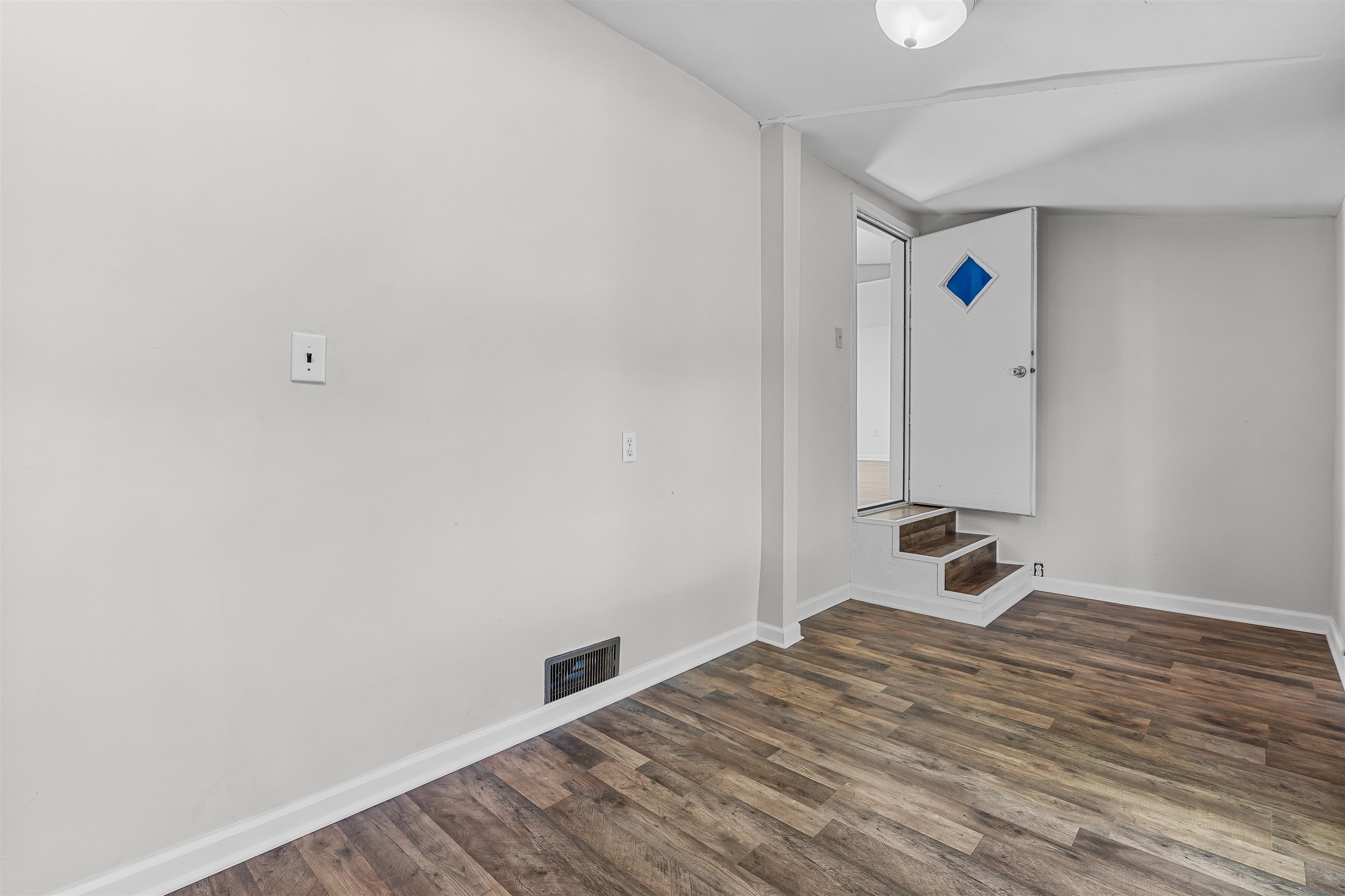 100 Romell Rd. Property Photo 8