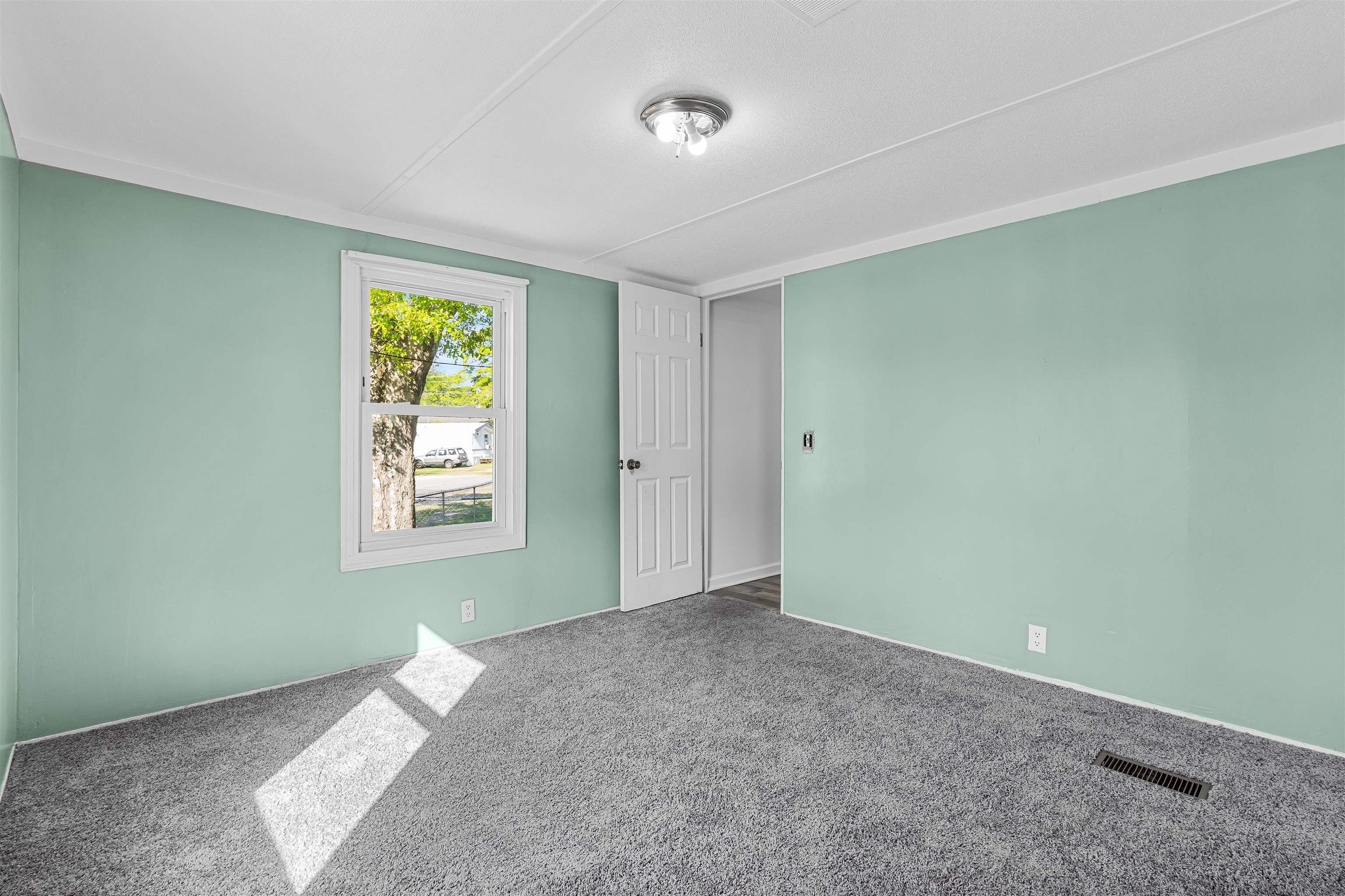 100 Romell Rd. Property Photo 13
