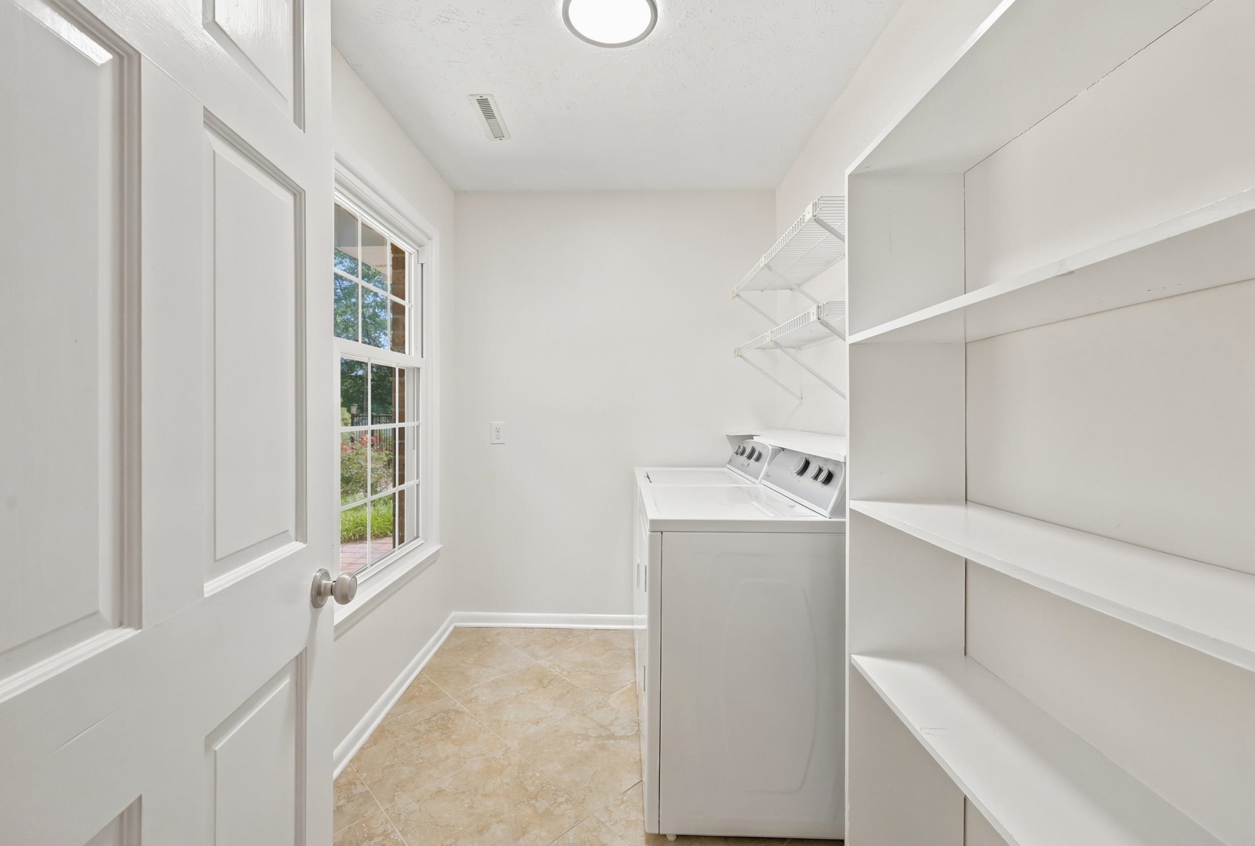1930 Kate Ln. Property Photo 26