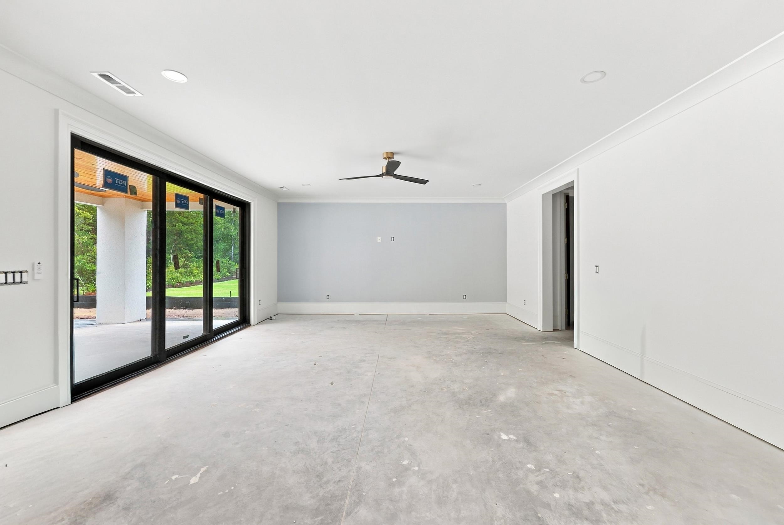 918 Strand Ave. Property Photo 13