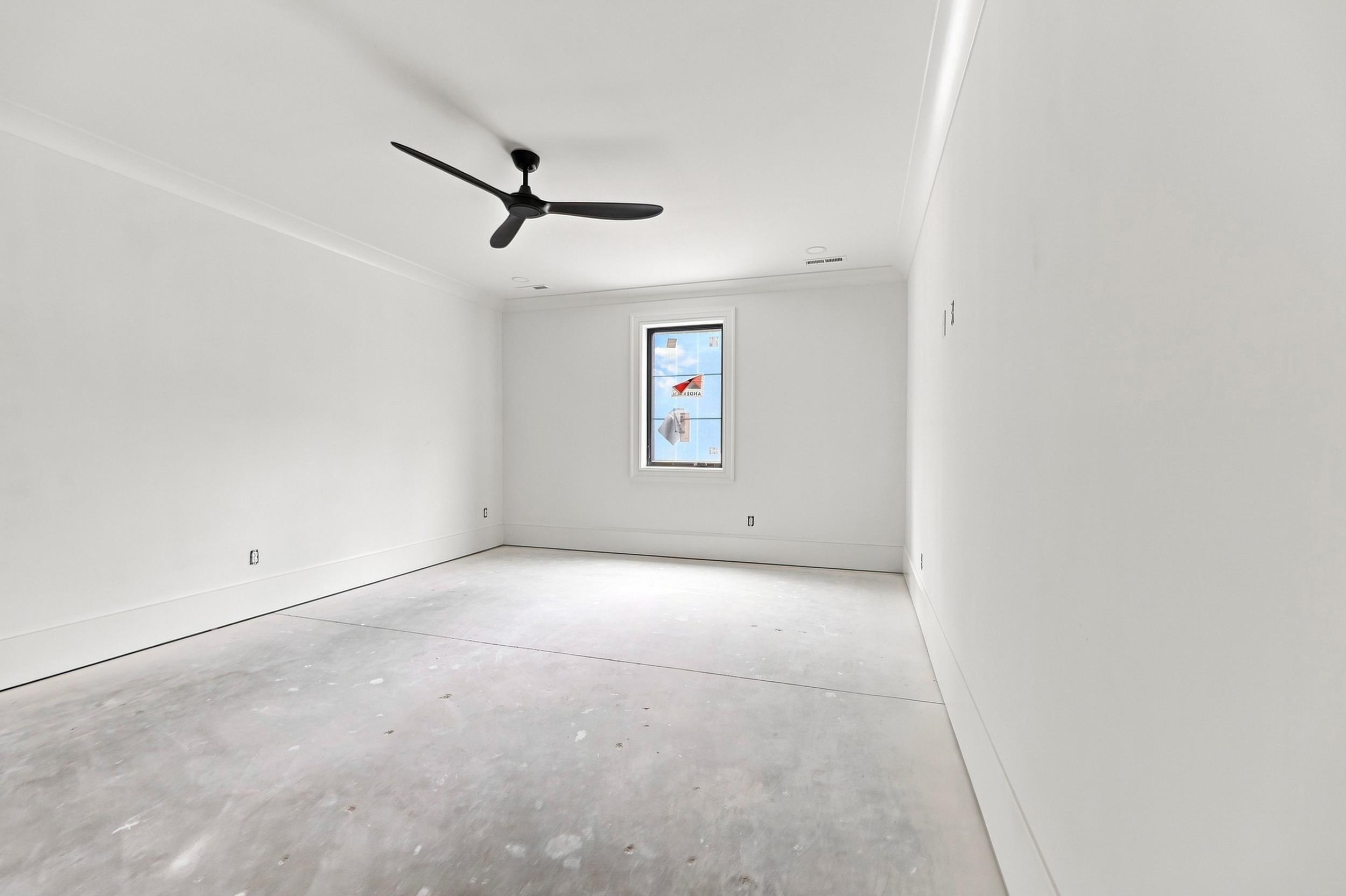 918 Strand Ave. Property Photo 15