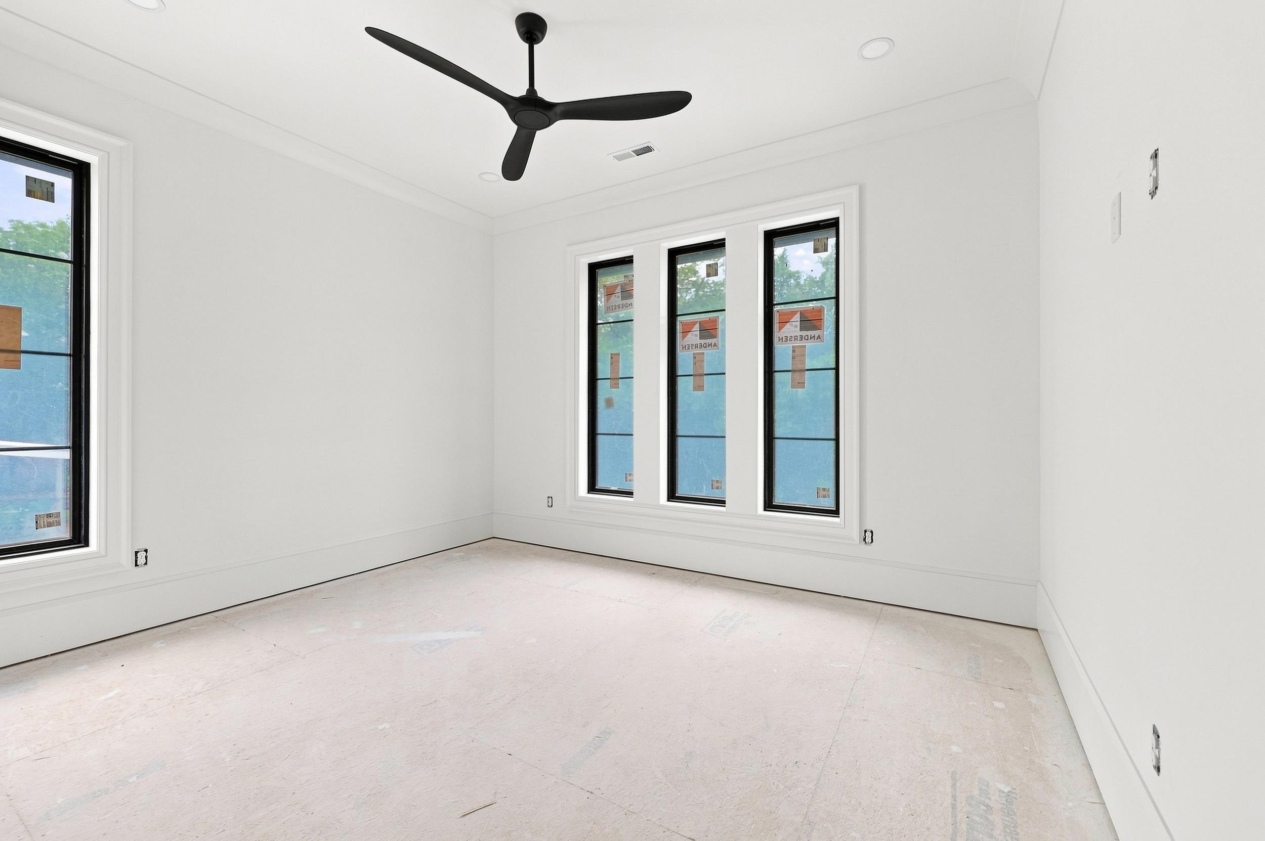 918 Strand Ave. Property Photo 28