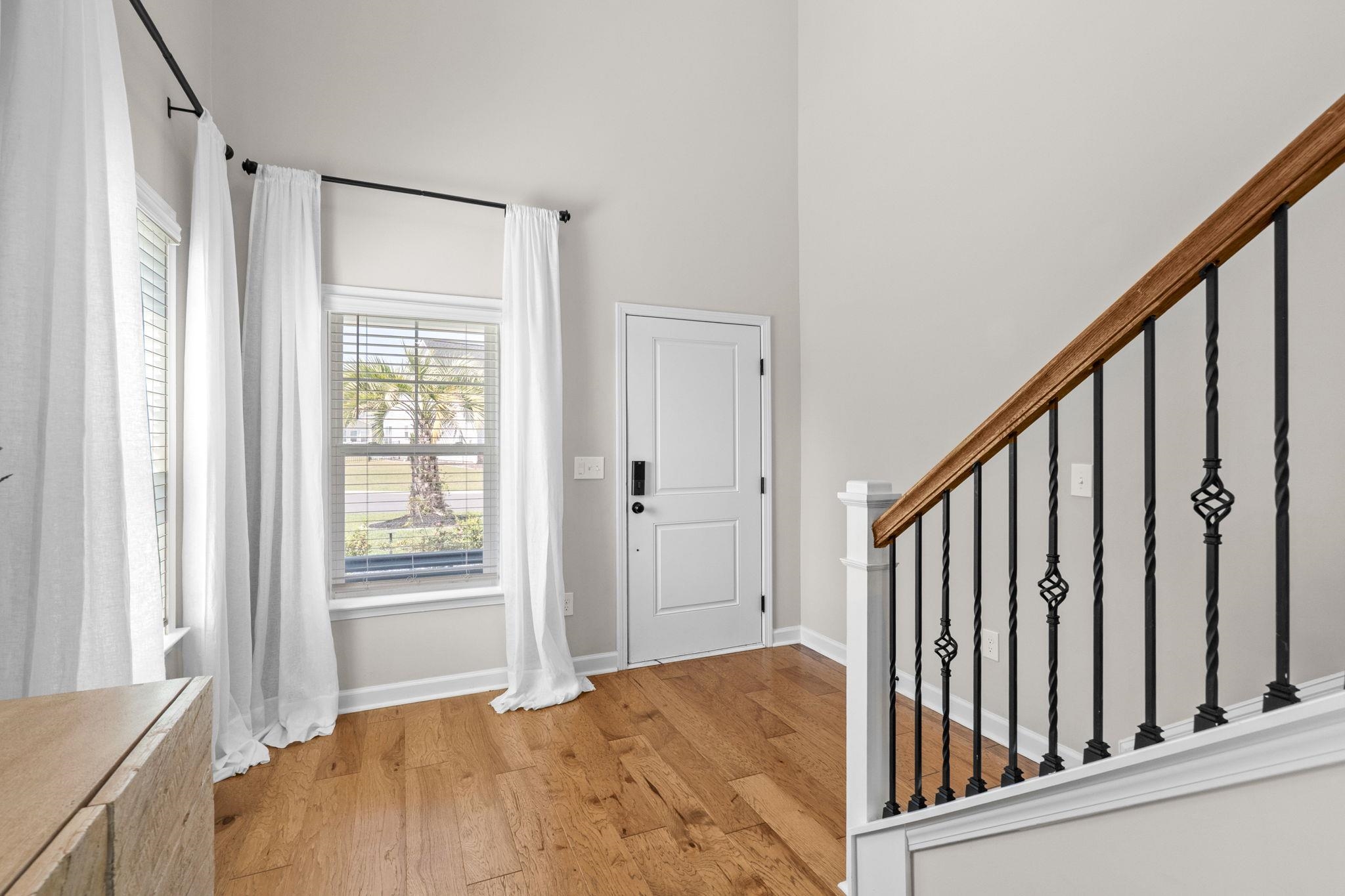136 Azure Loop Property Photo 4