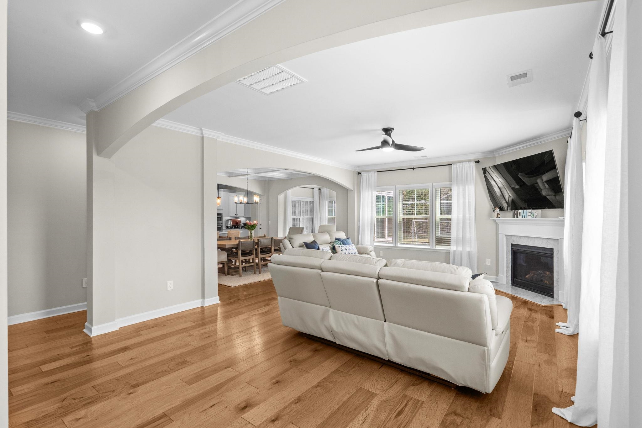 136 Azure Loop Property Photo 5