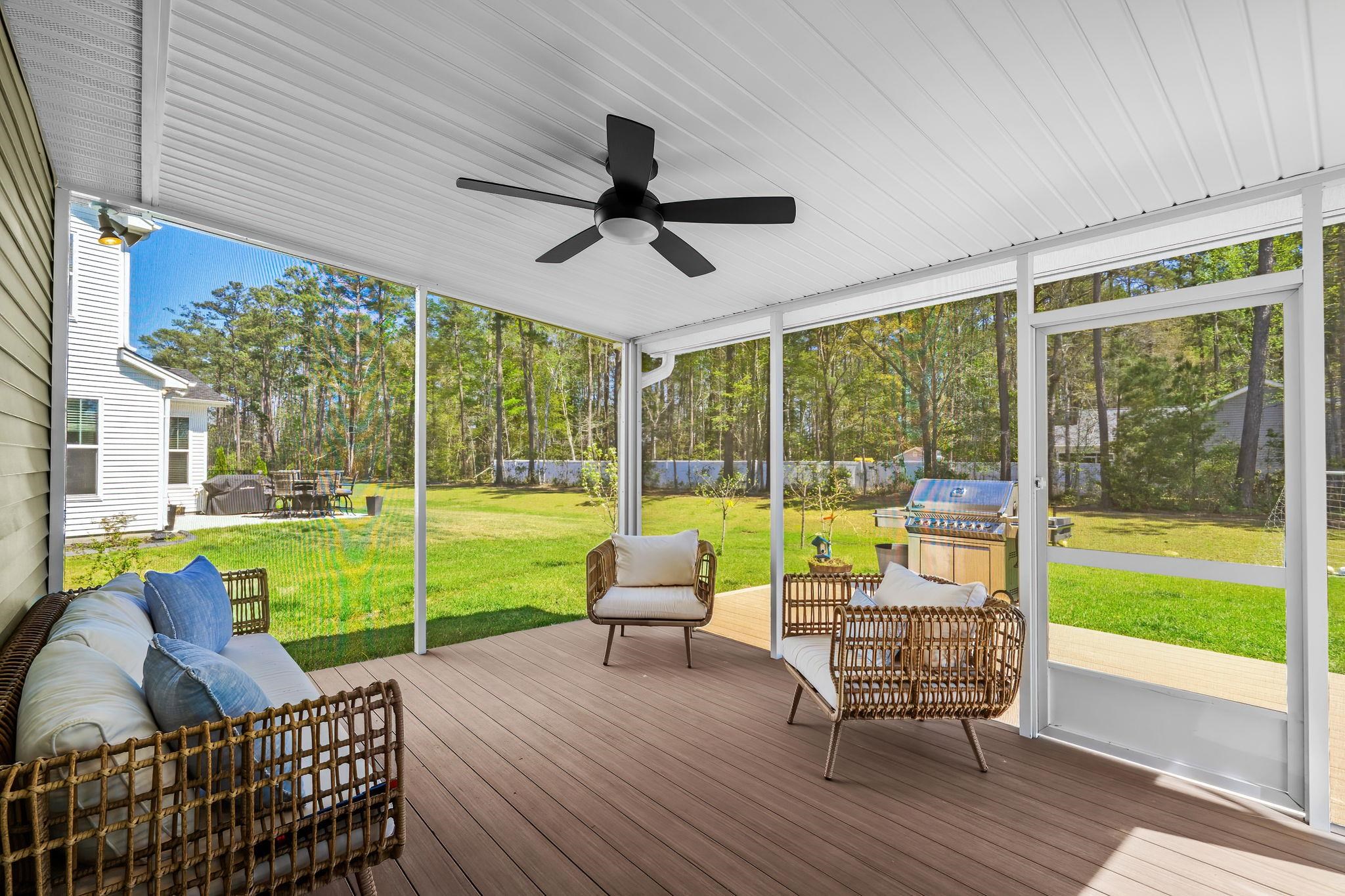136 Azure Loop Property Photo 23