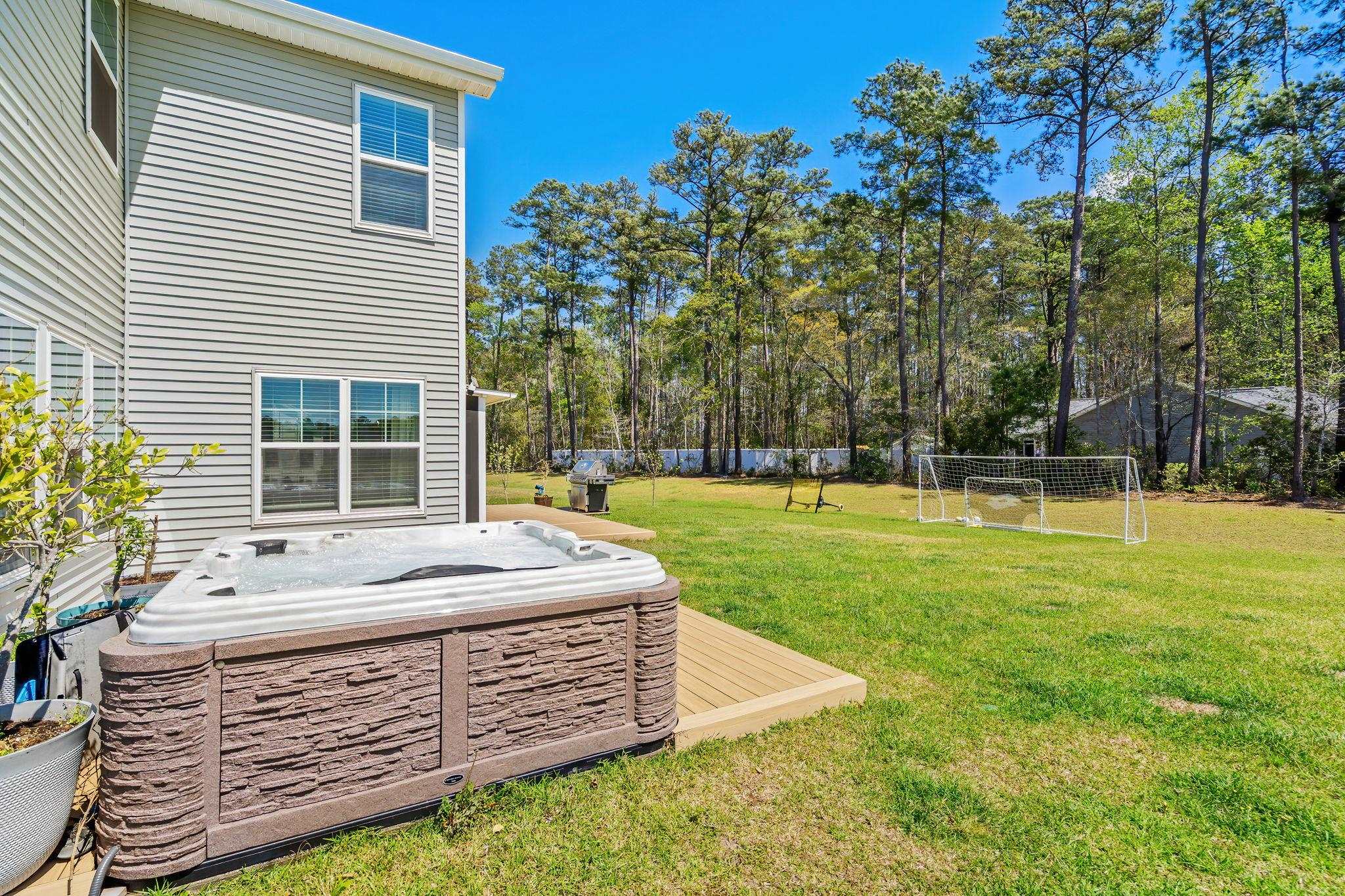 136 Azure Loop Property Photo 28