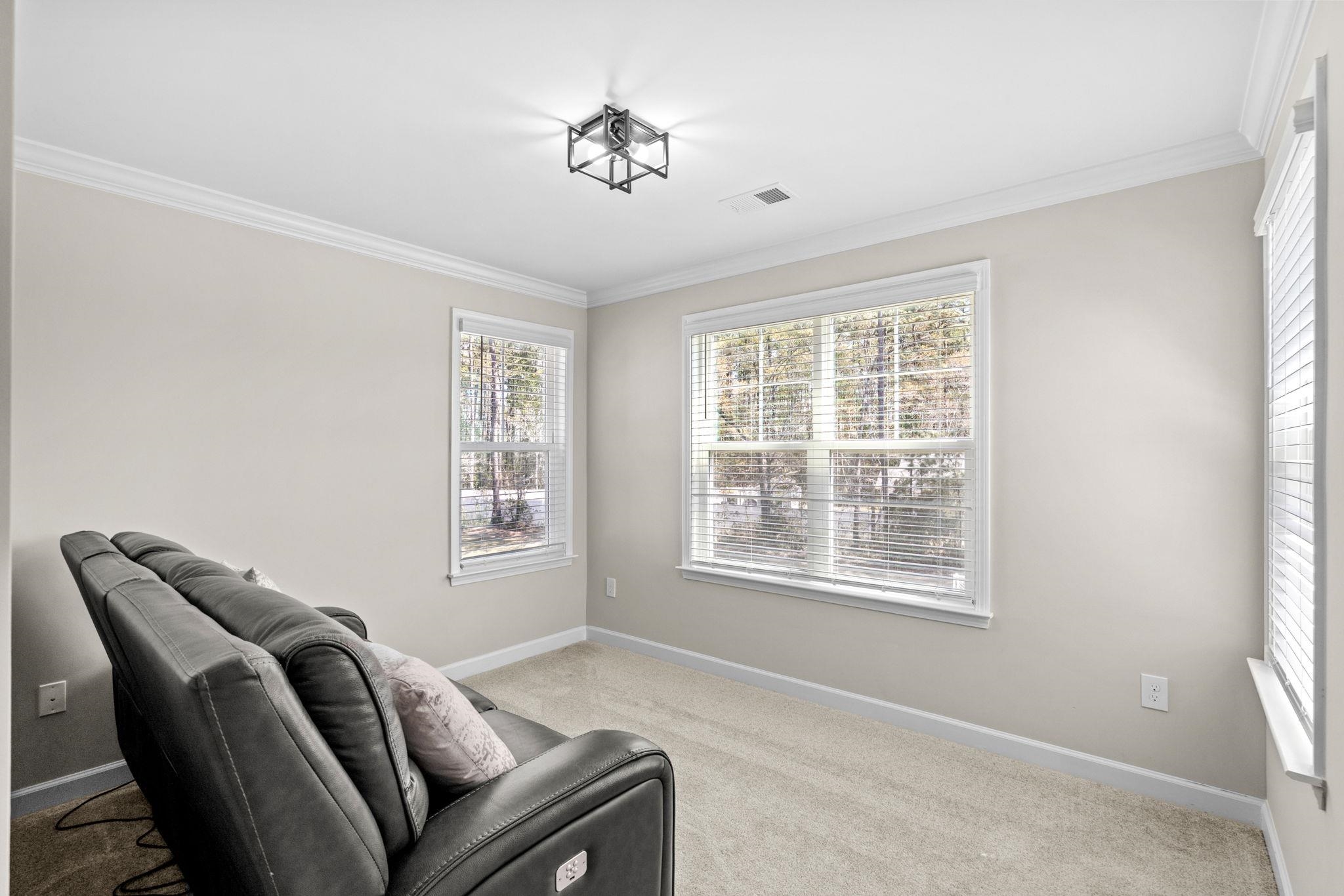 136 Azure Loop Property Photo 32