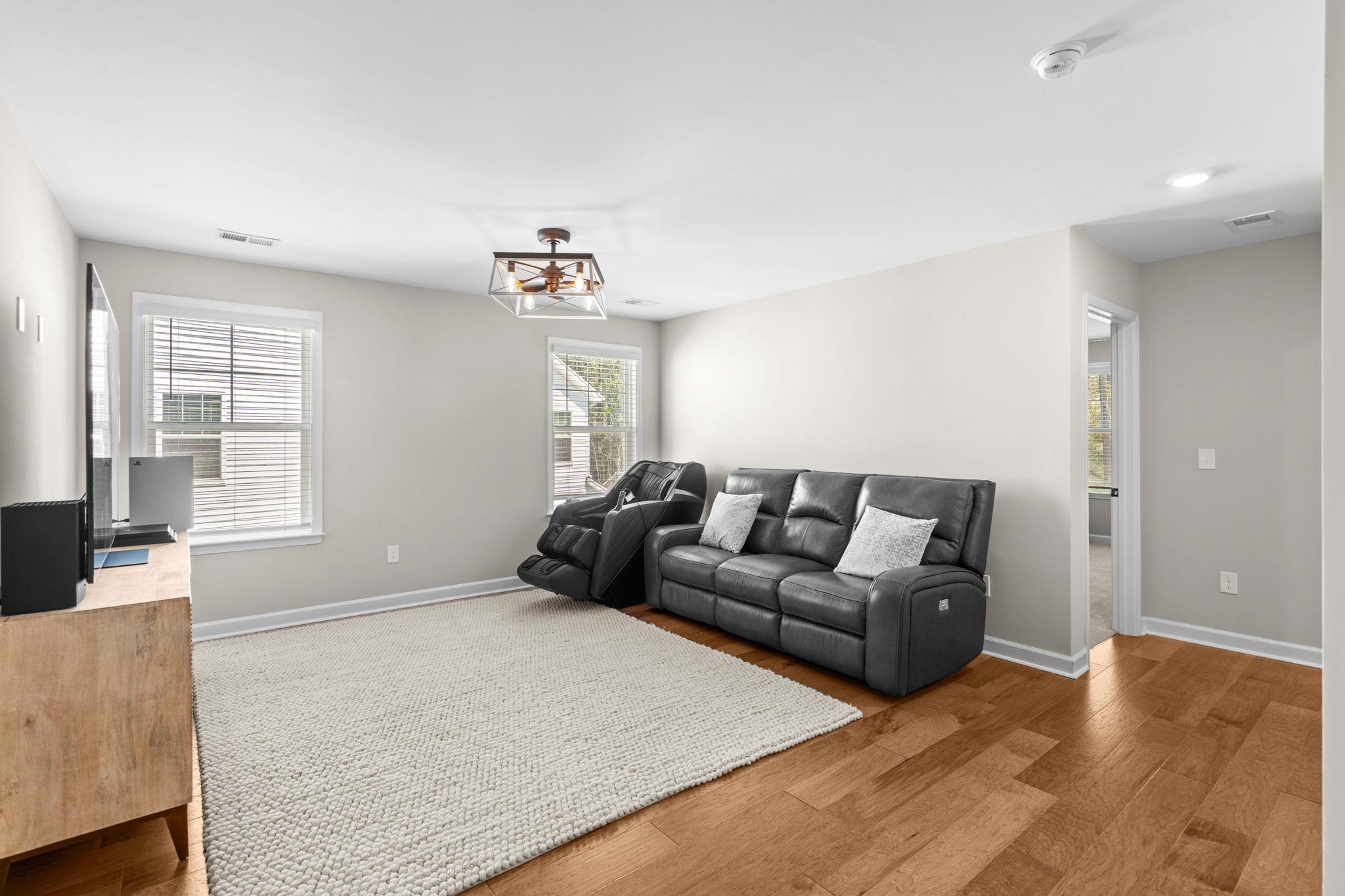 136 Azure Loop Property Photo 37