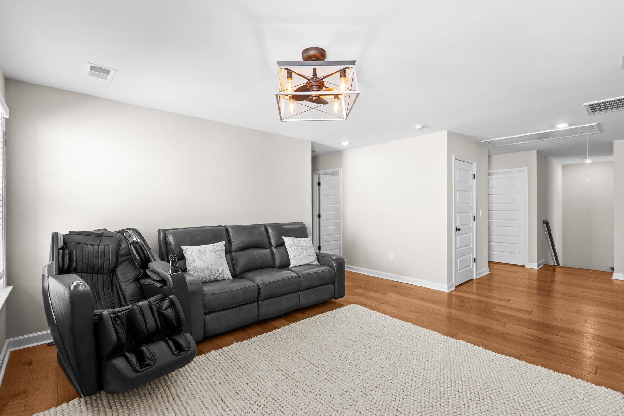 136 Azure Loop Property Photo 38