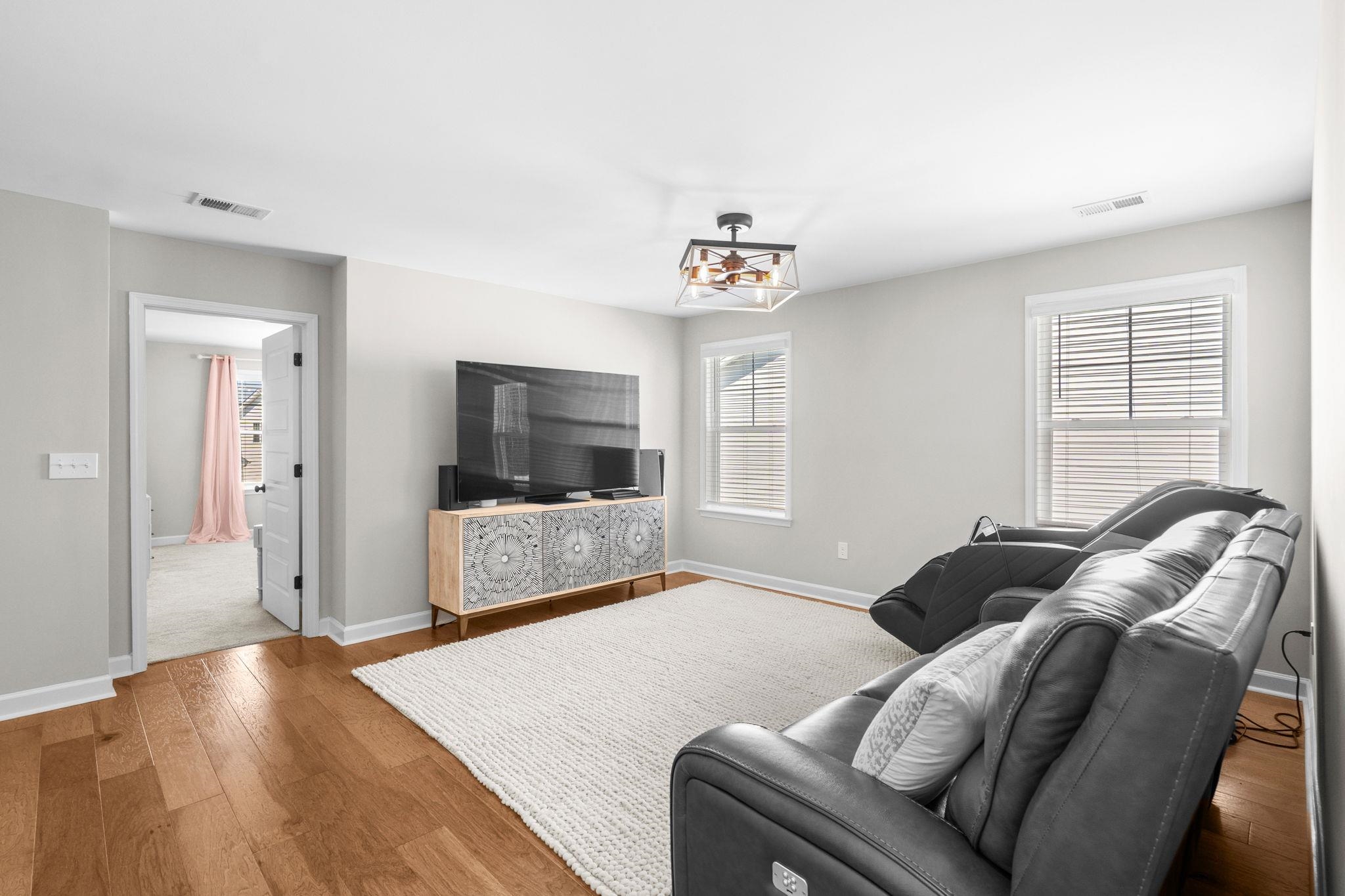 136 Azure Loop Property Photo 39