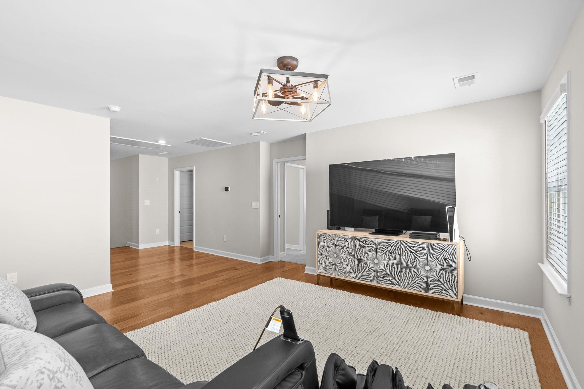 136 Azure Loop Property Photo 40