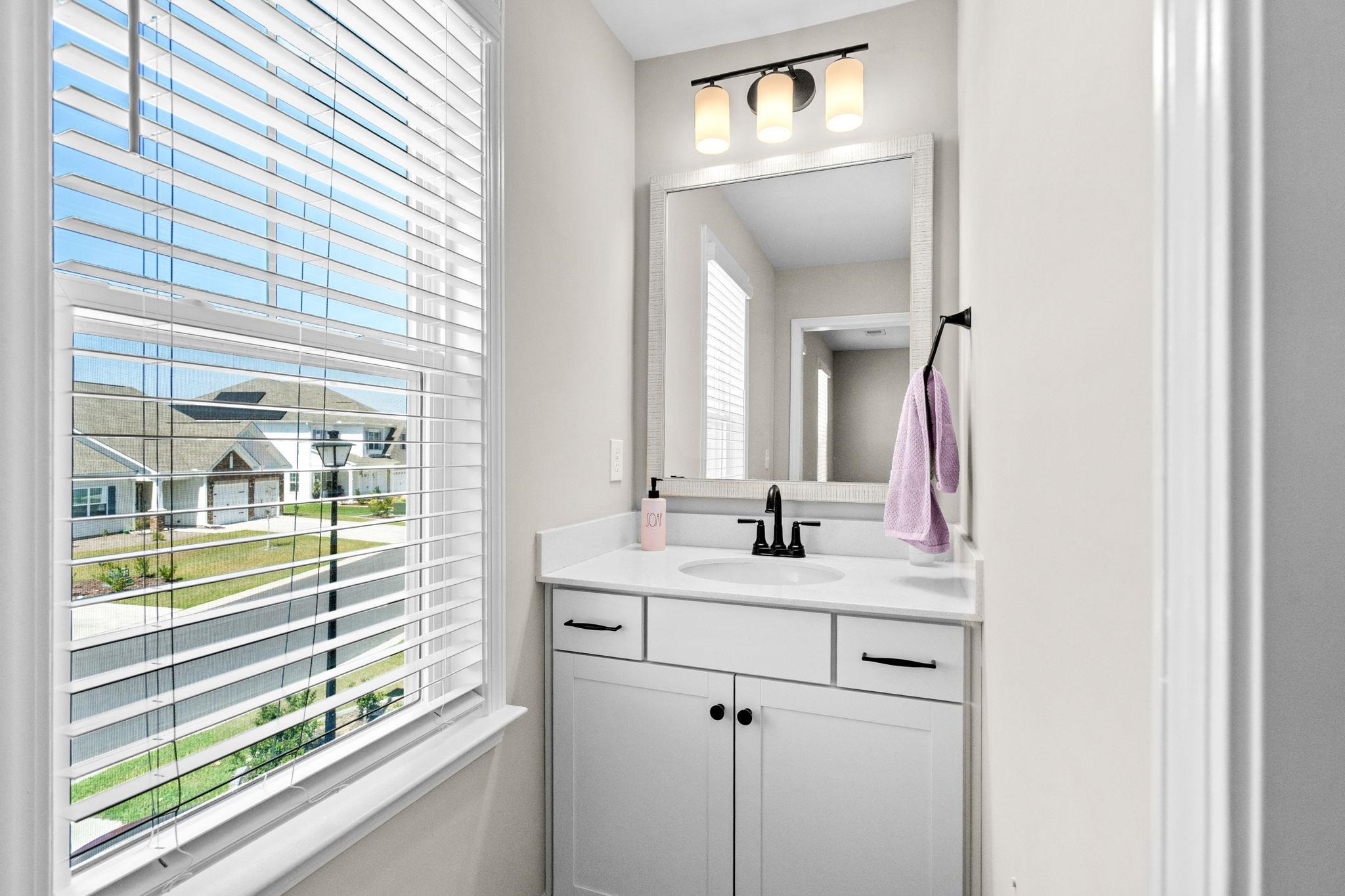 136 Azure Loop Property Photo 42