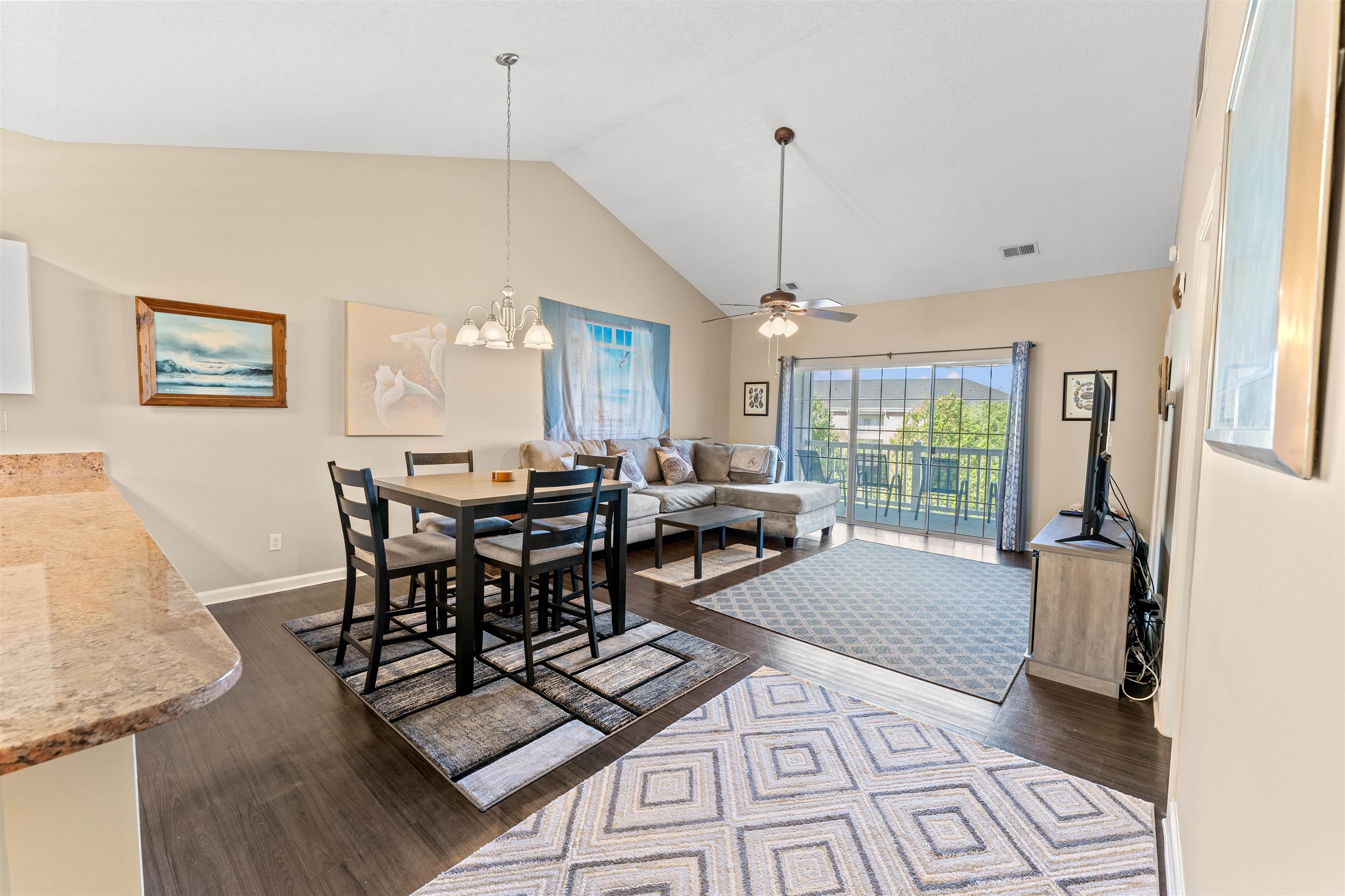 3923 Gladiola Ct. Property Photo 5