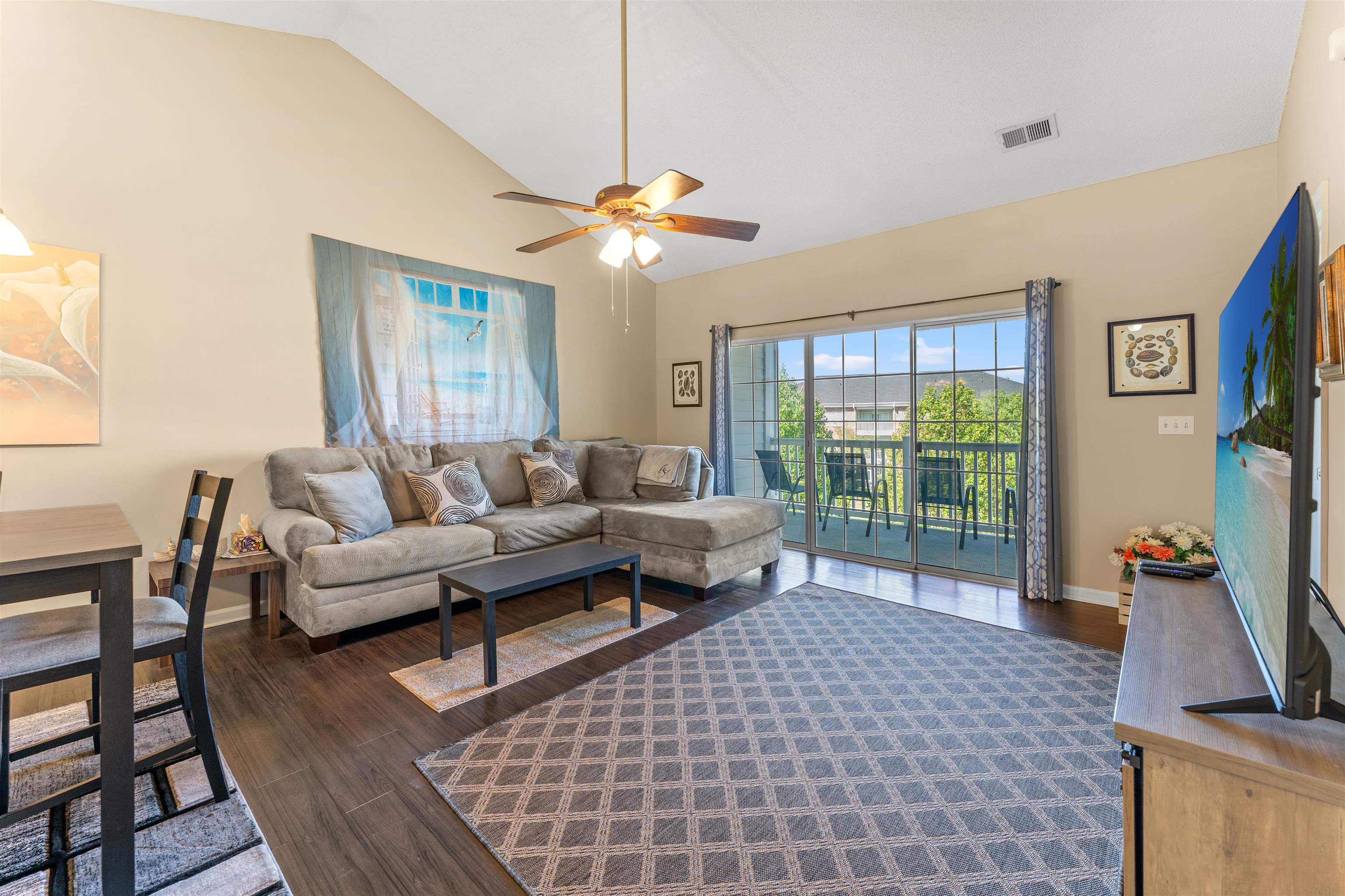 3923 Gladiola Ct. Property Photo 6