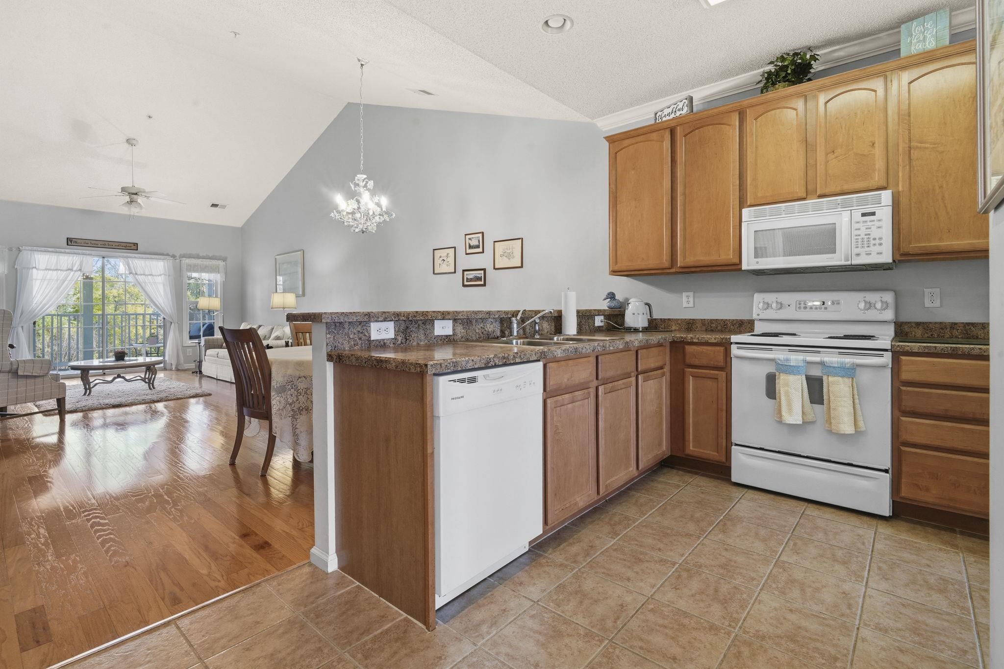5864 Longwood Dr. Property Photo 5