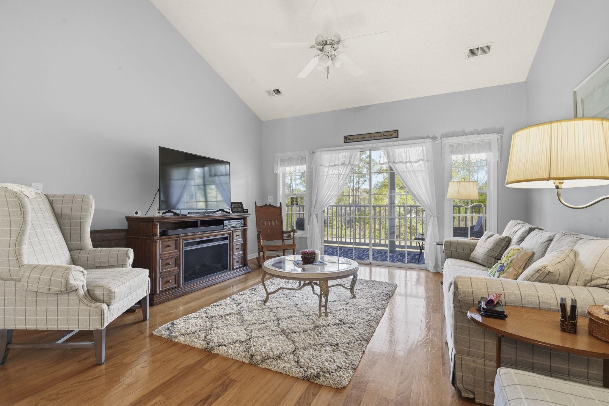 5864 Longwood Dr. Property Photo 17