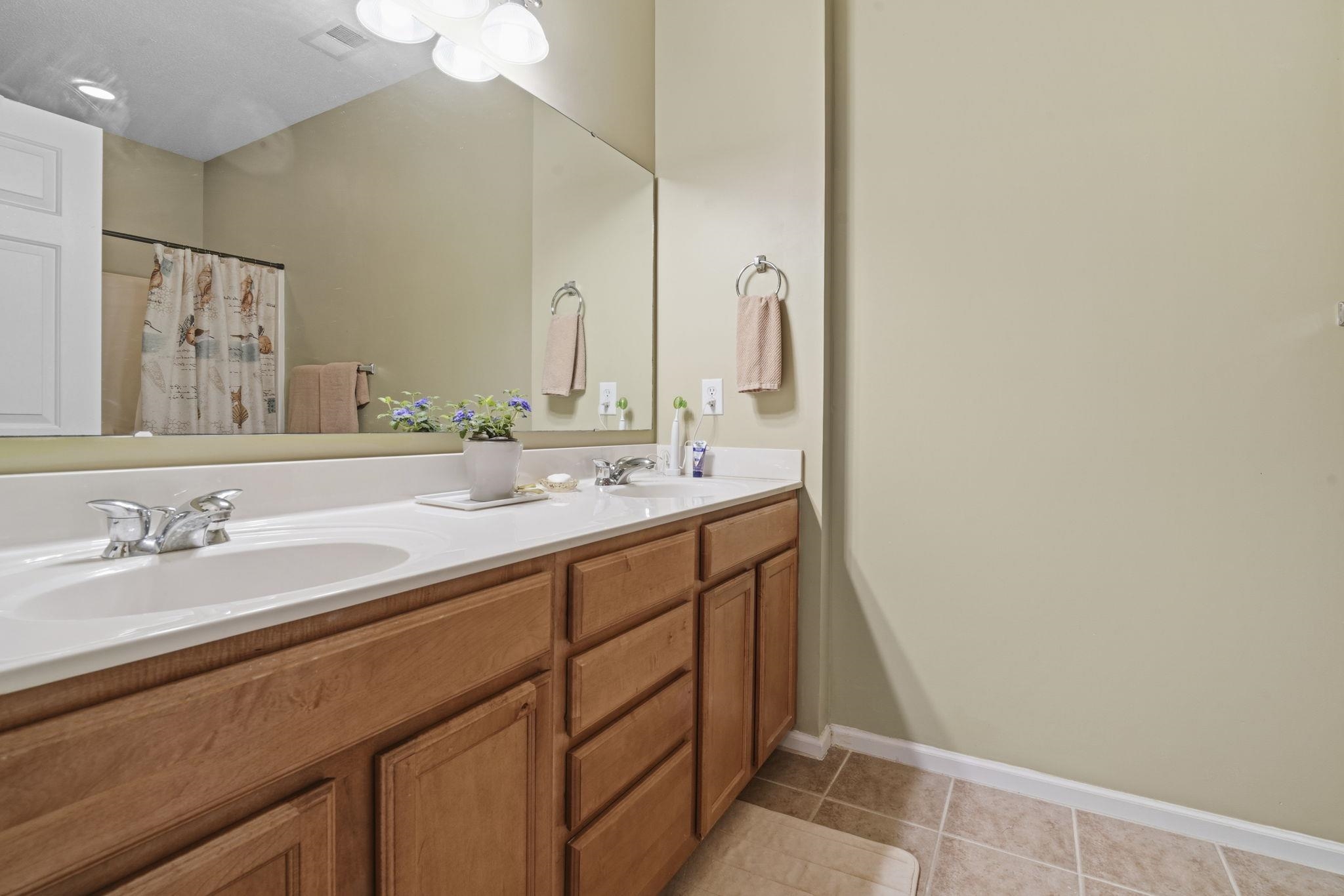 5864 Longwood Dr. Property Photo 25