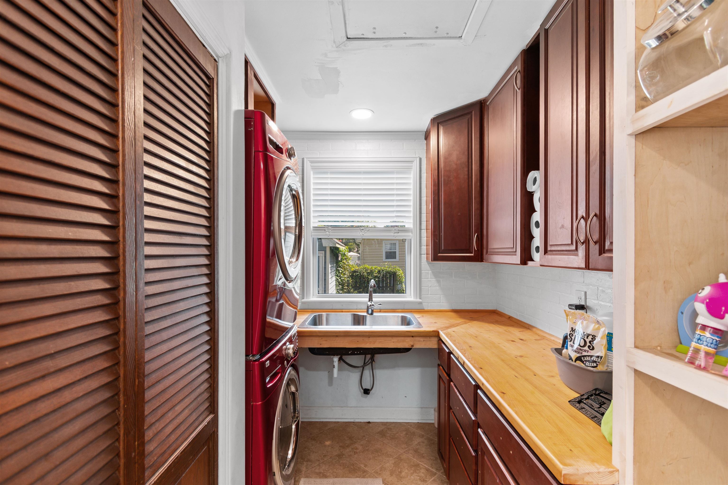7420 Springside Dr. Property Photo 4