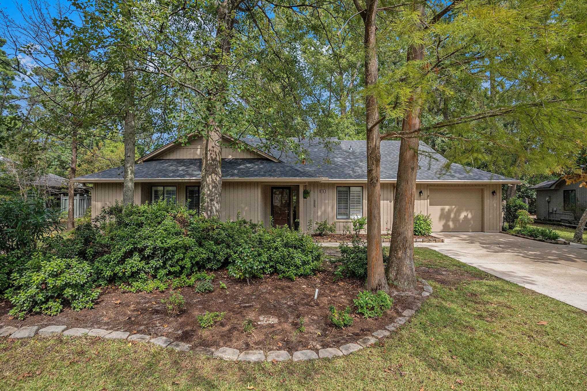 115 Hickory Dr. Property Photo 1