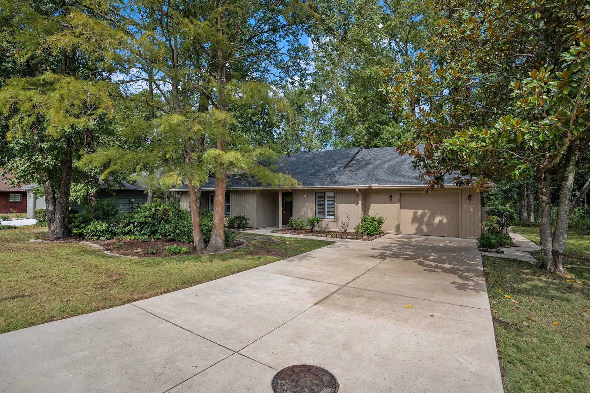 115 Hickory Dr. Property Photo 2