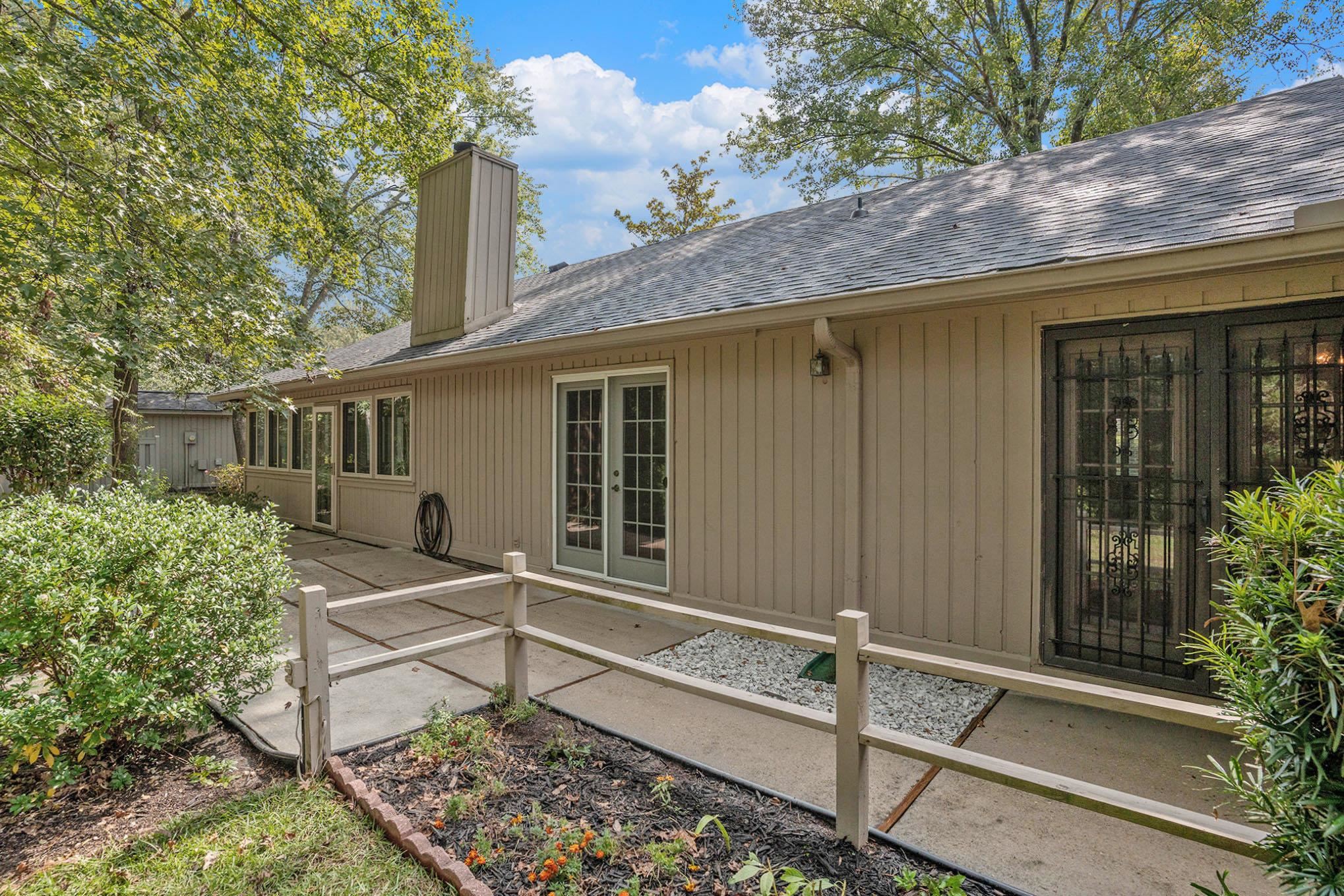 115 Hickory Dr. Property Photo 30