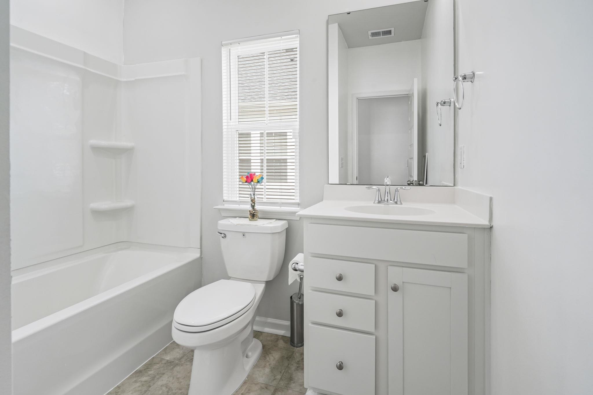 208 Augusta Green Way Property Photo 6