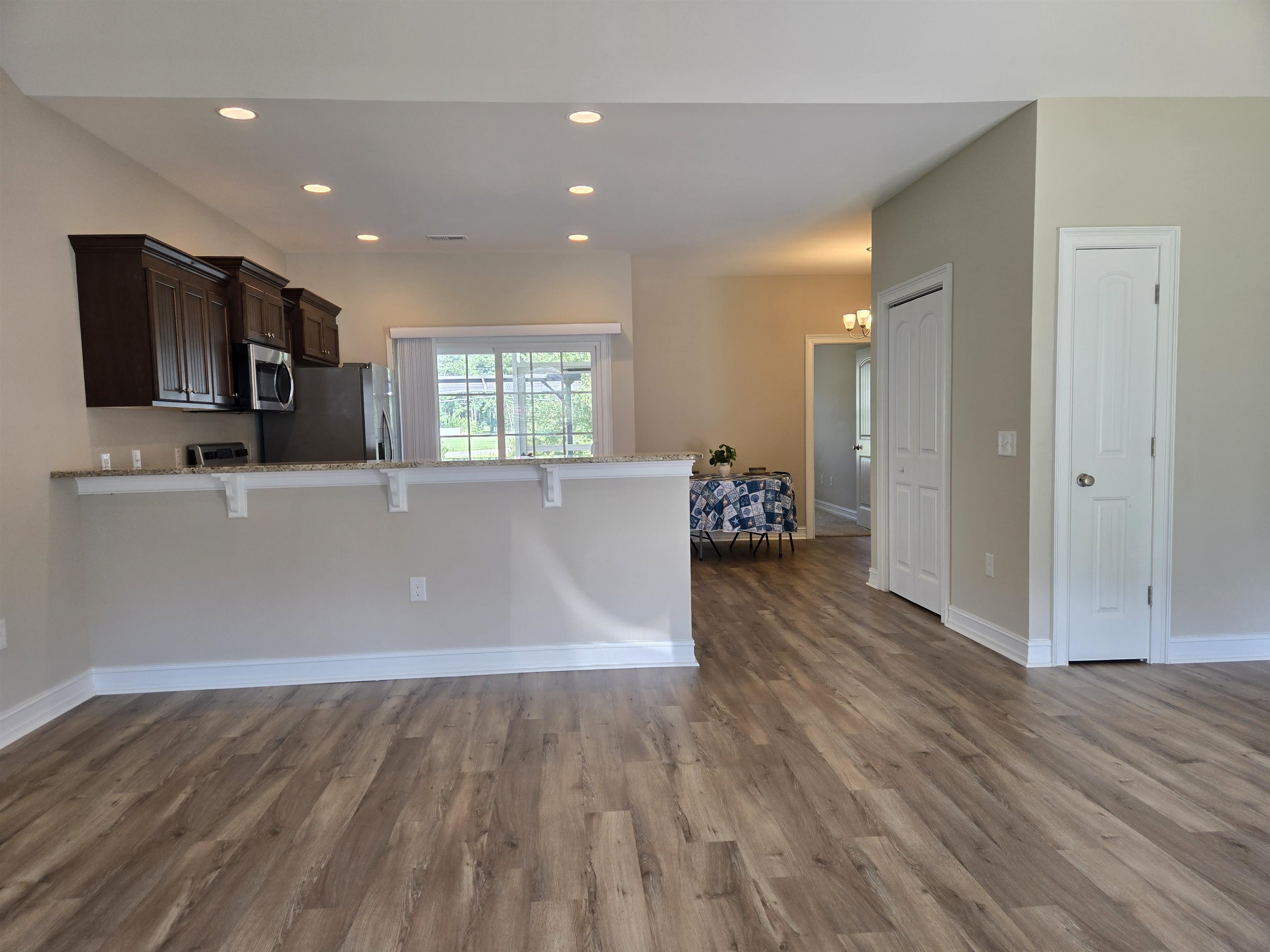507 Whiddy Loop Property Photo 9