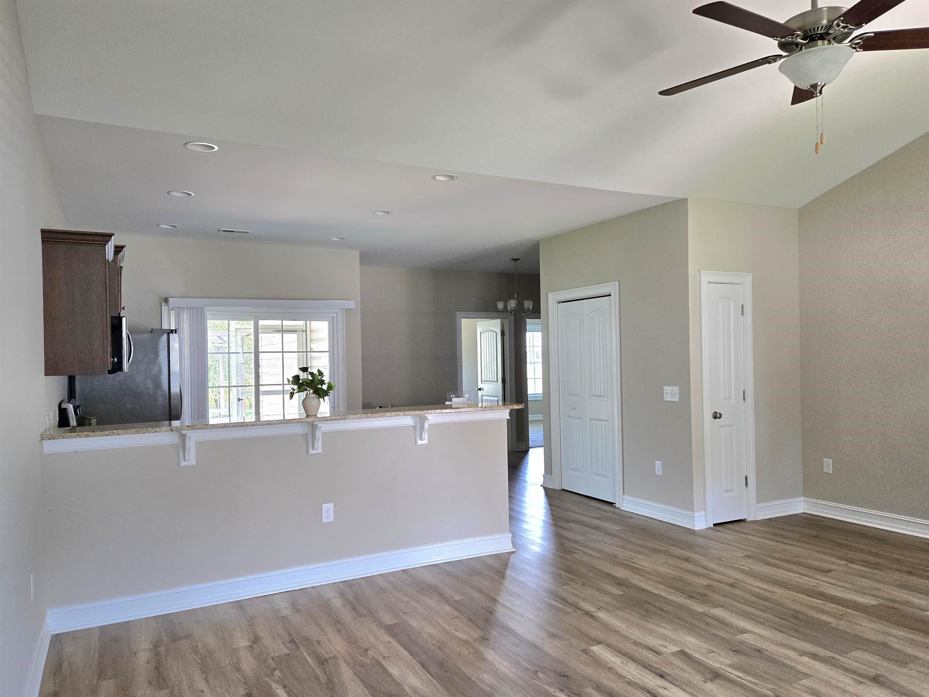 507 Whiddy Loop Property Photo 11