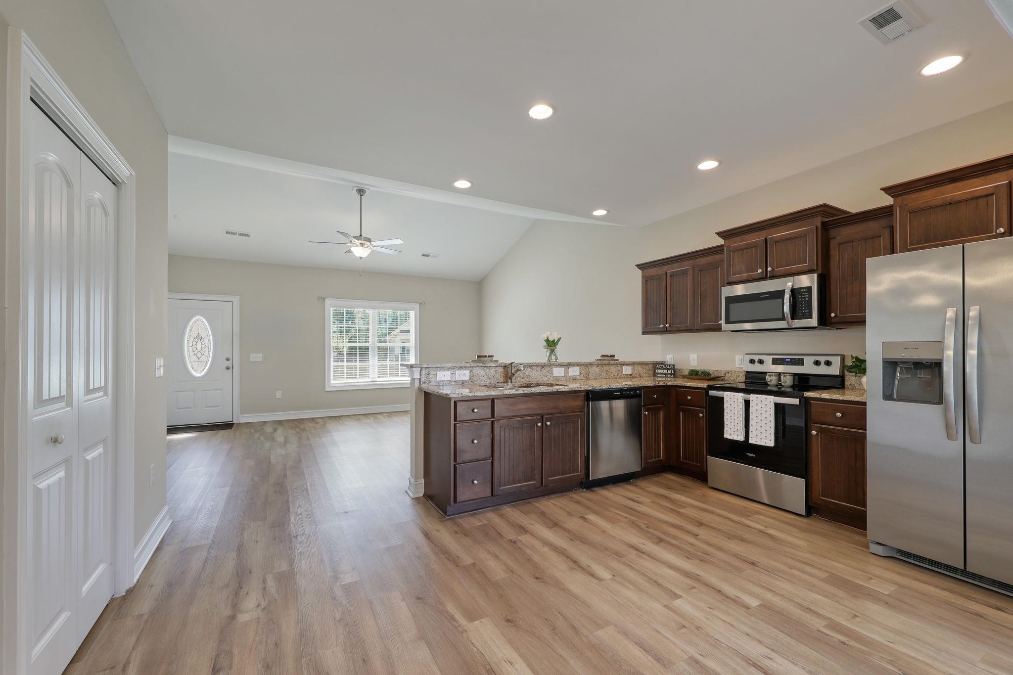507 Whiddy Loop Property Photo 24