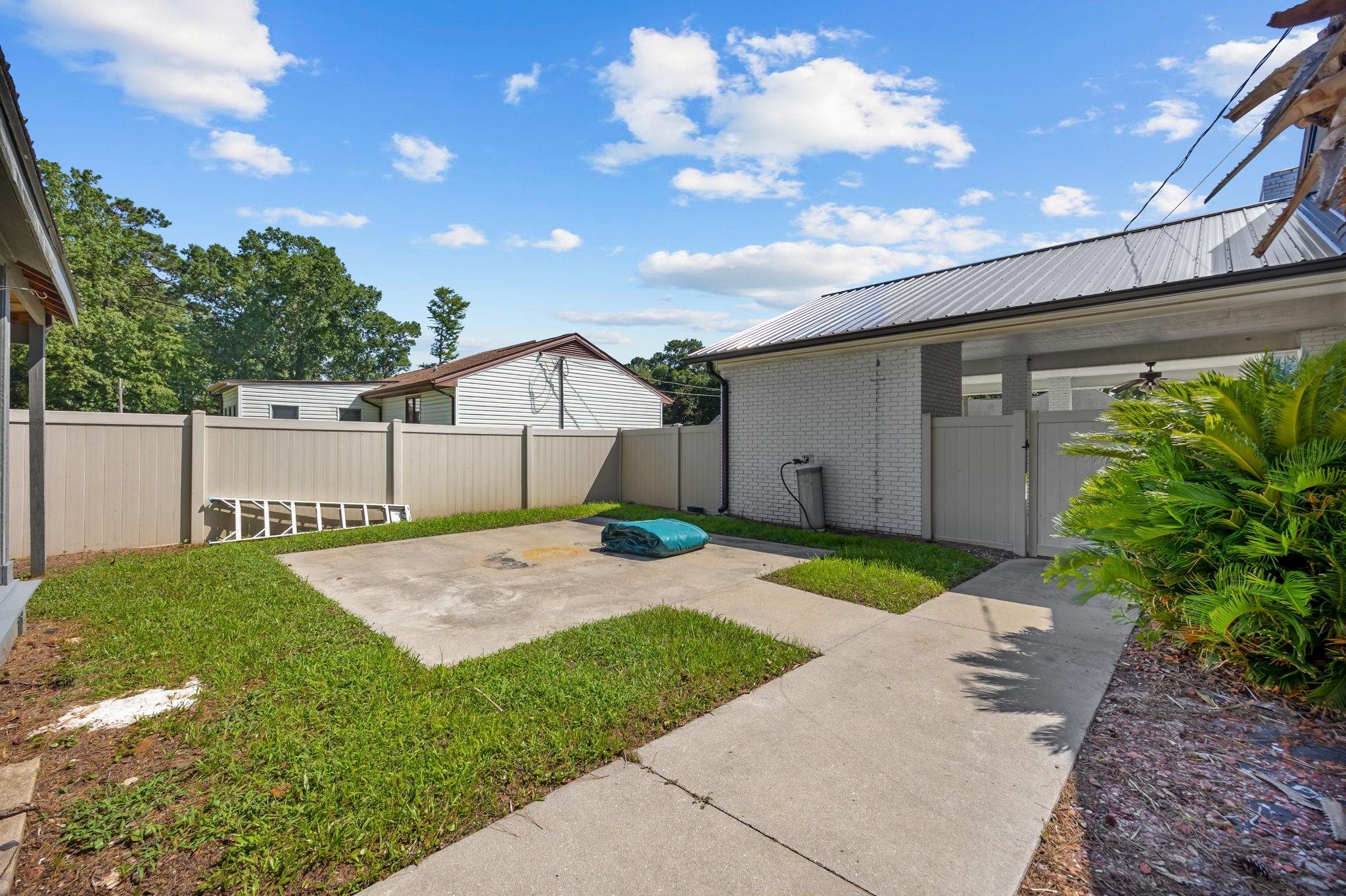 118 Clemson Rd. Property Photo 37