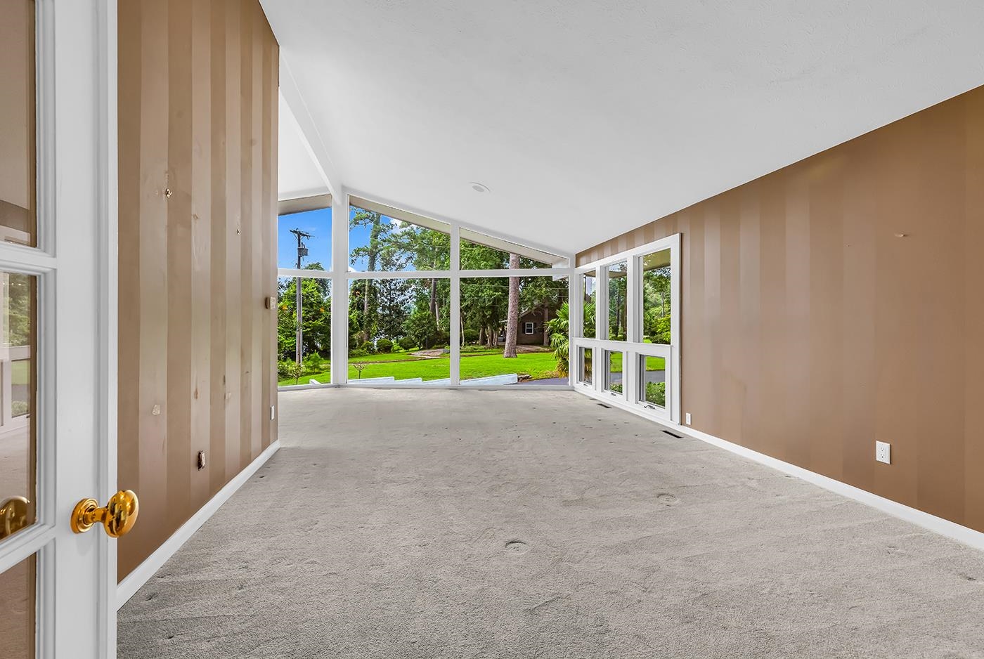 115 Green Lake Dr. Property Photo 3