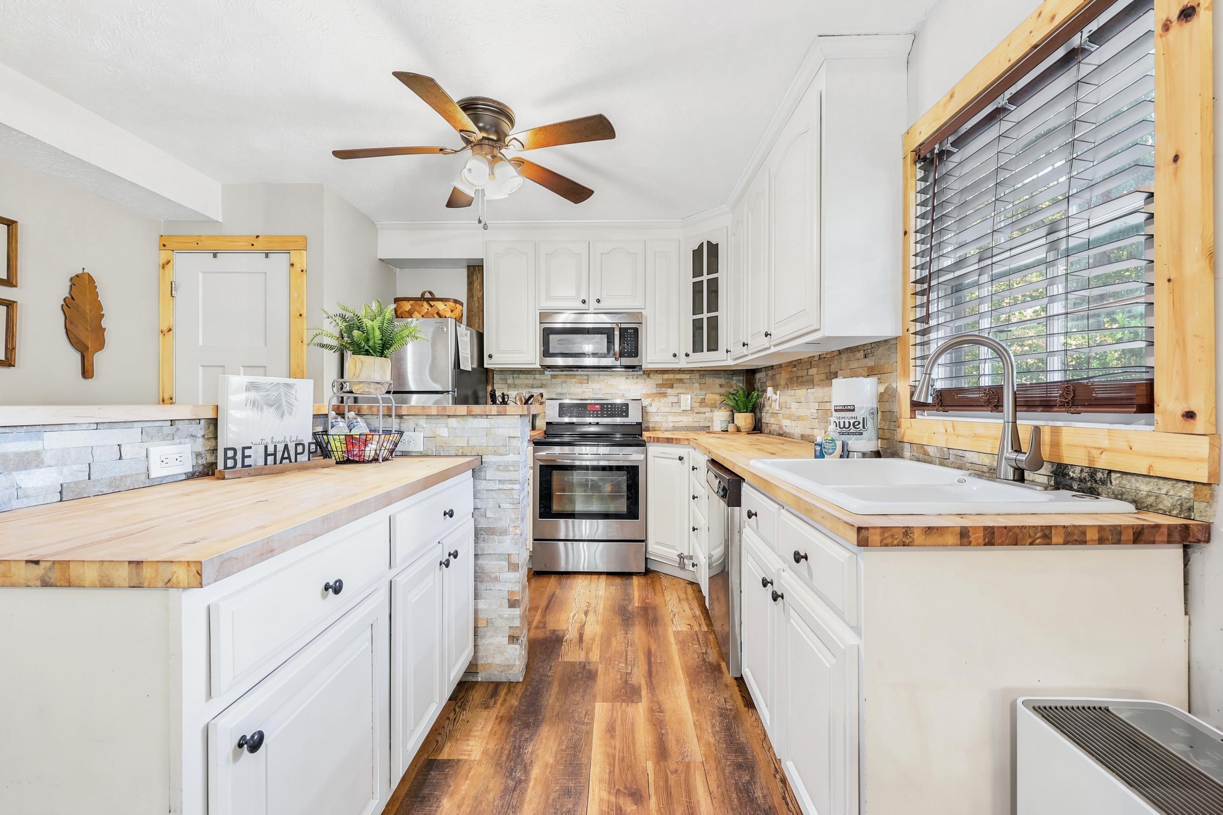 2419 Hilton Dr. Property Photo 11