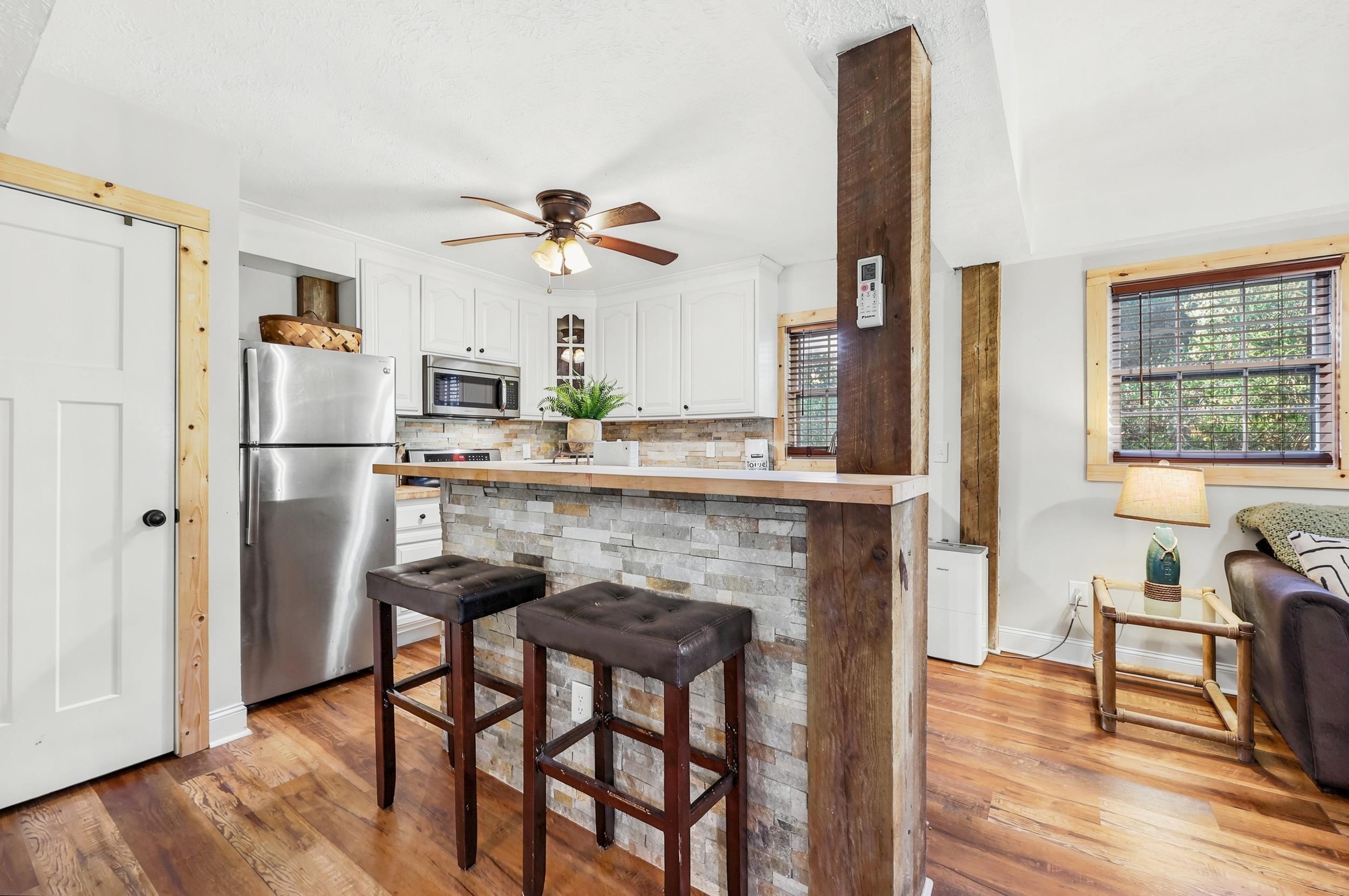 2419 Hilton Dr. Property Photo 13