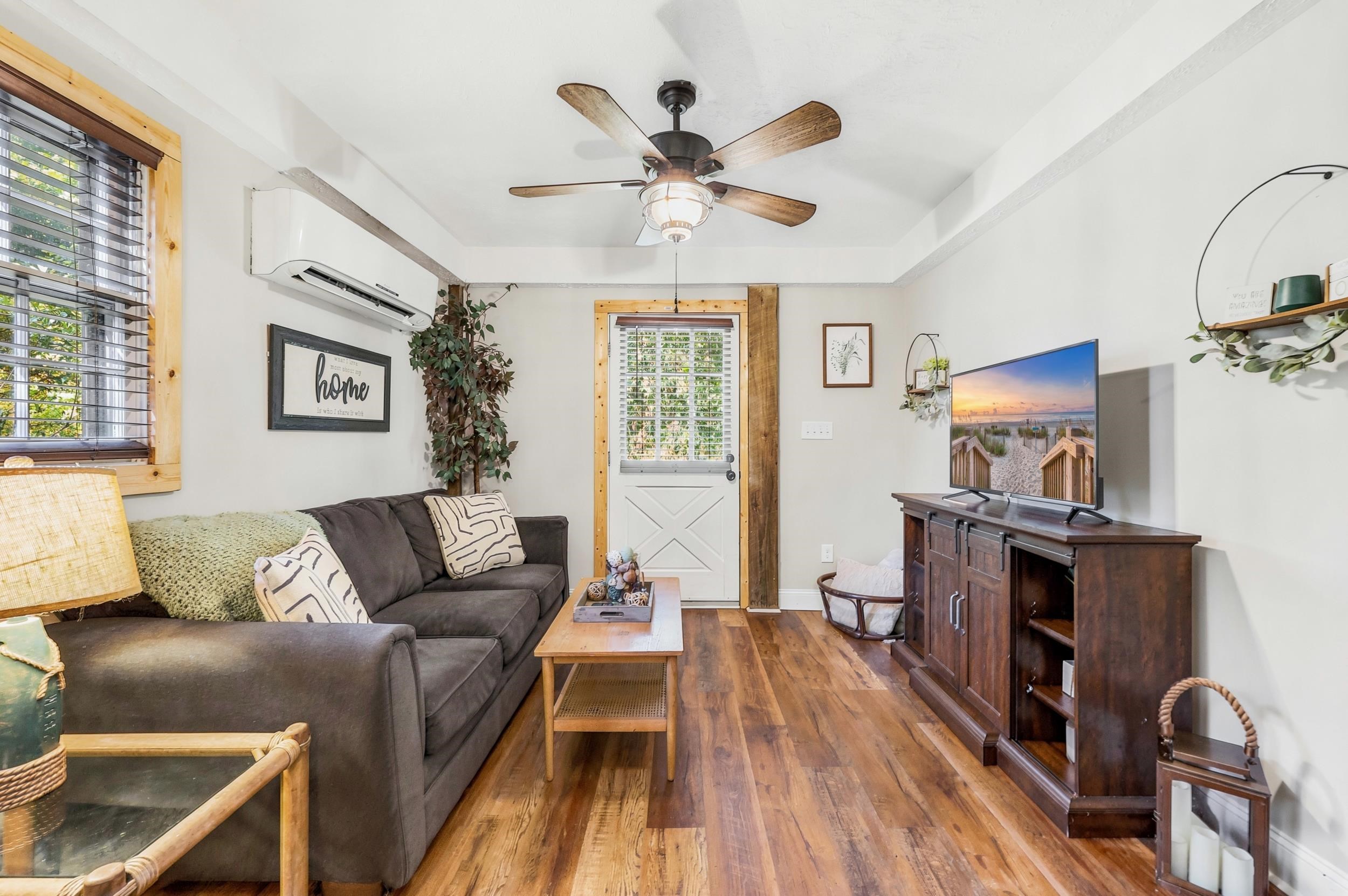 2419 Hilton Dr. Property Photo 14