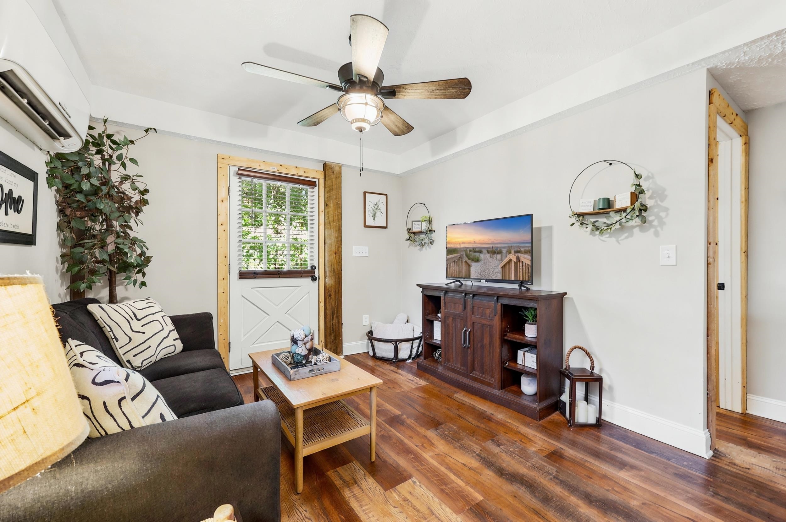 2419 Hilton Dr. Property Photo 15
