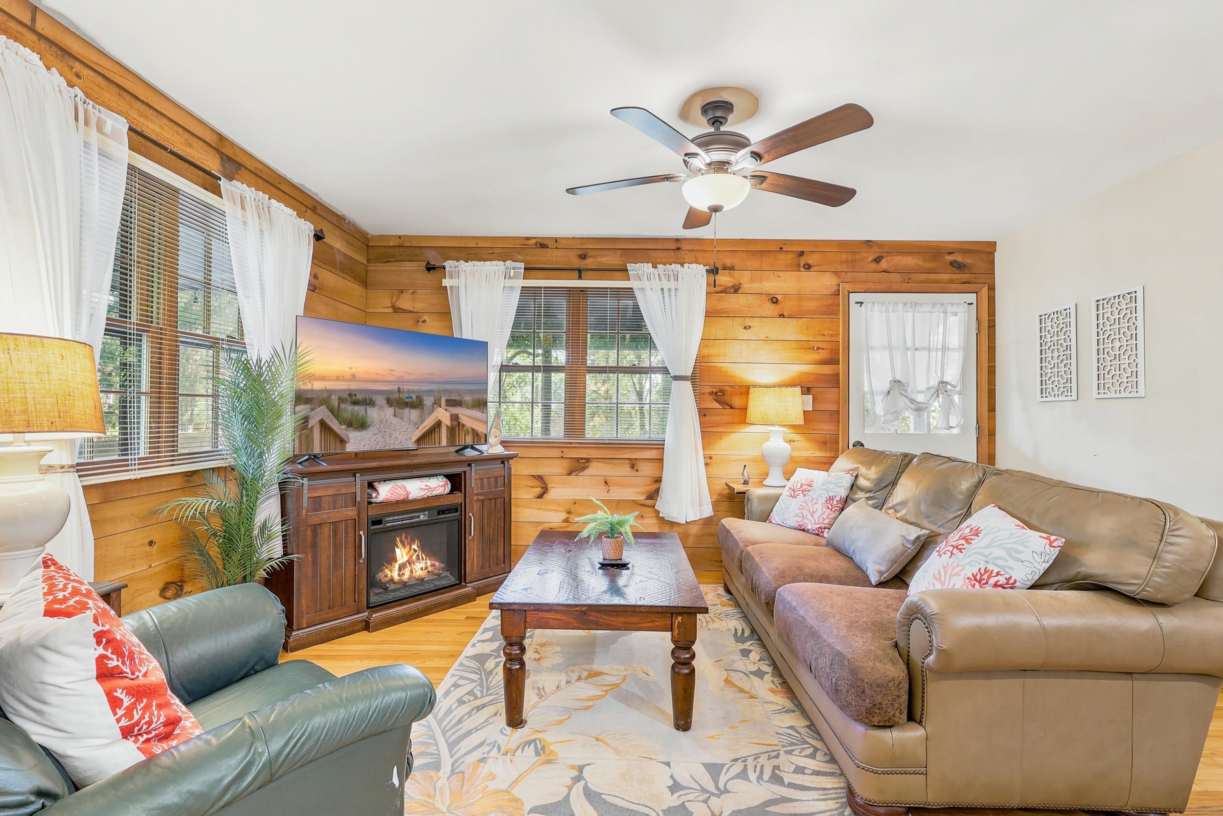 2419 Hilton Dr. Property Photo 34