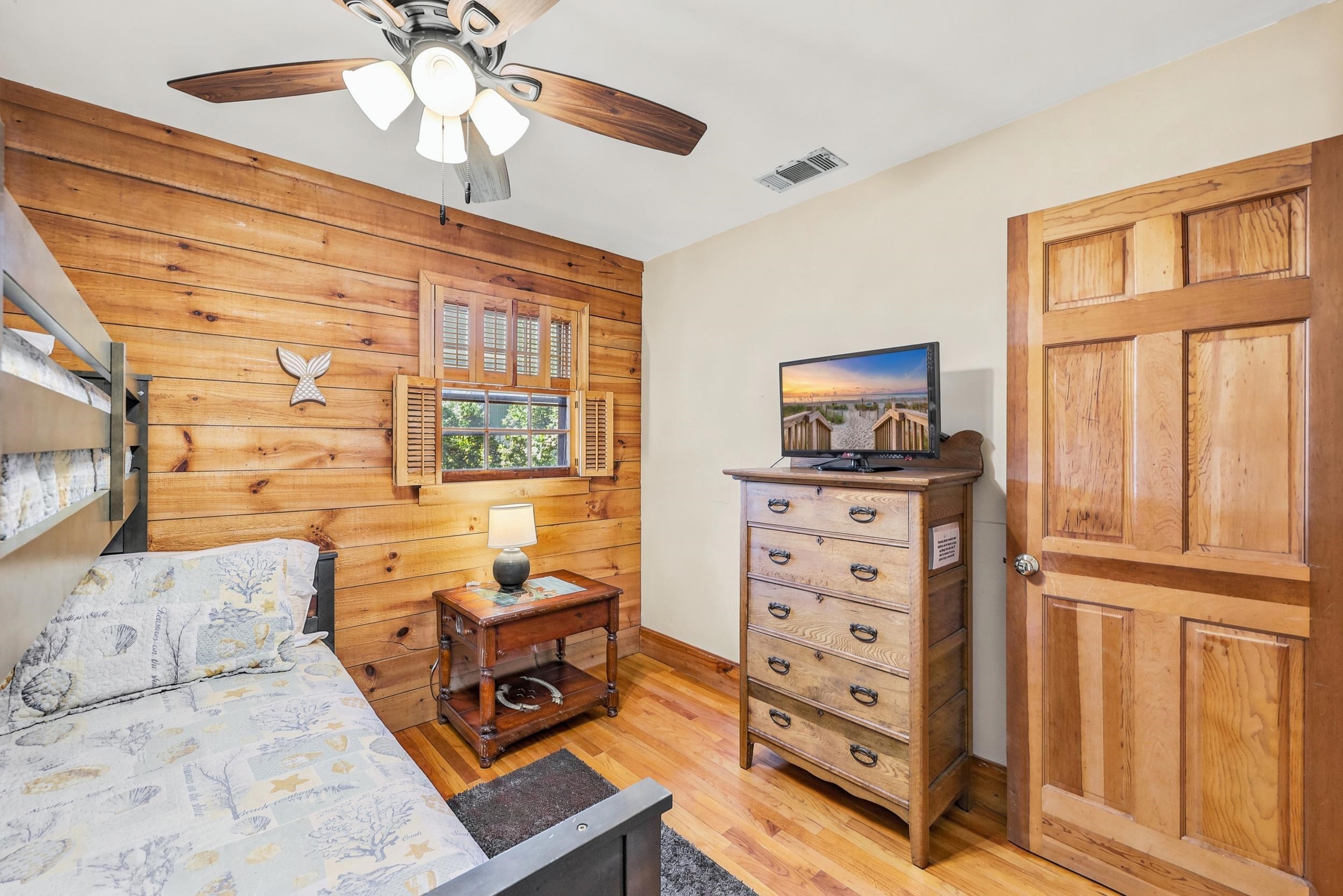 2419 Hilton Dr. Property Photo 40